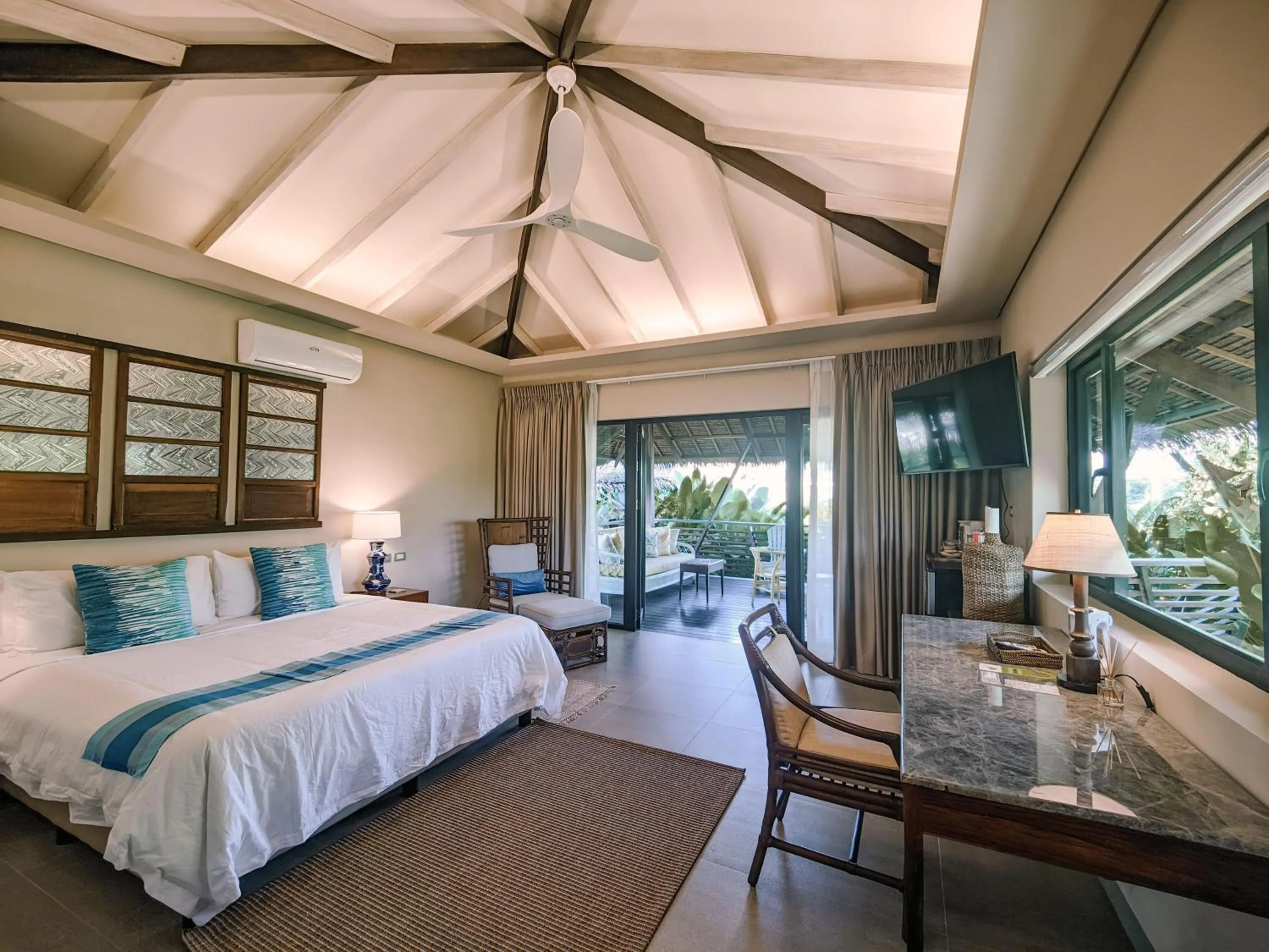 Bed in Kaimana Resort Siargao