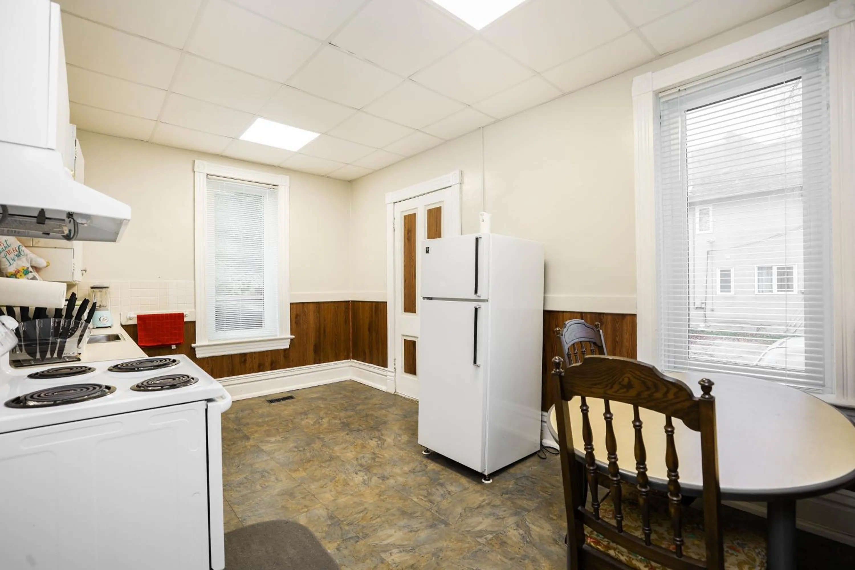 Kitchen or kitchenette in Wolseley the heart of the city !