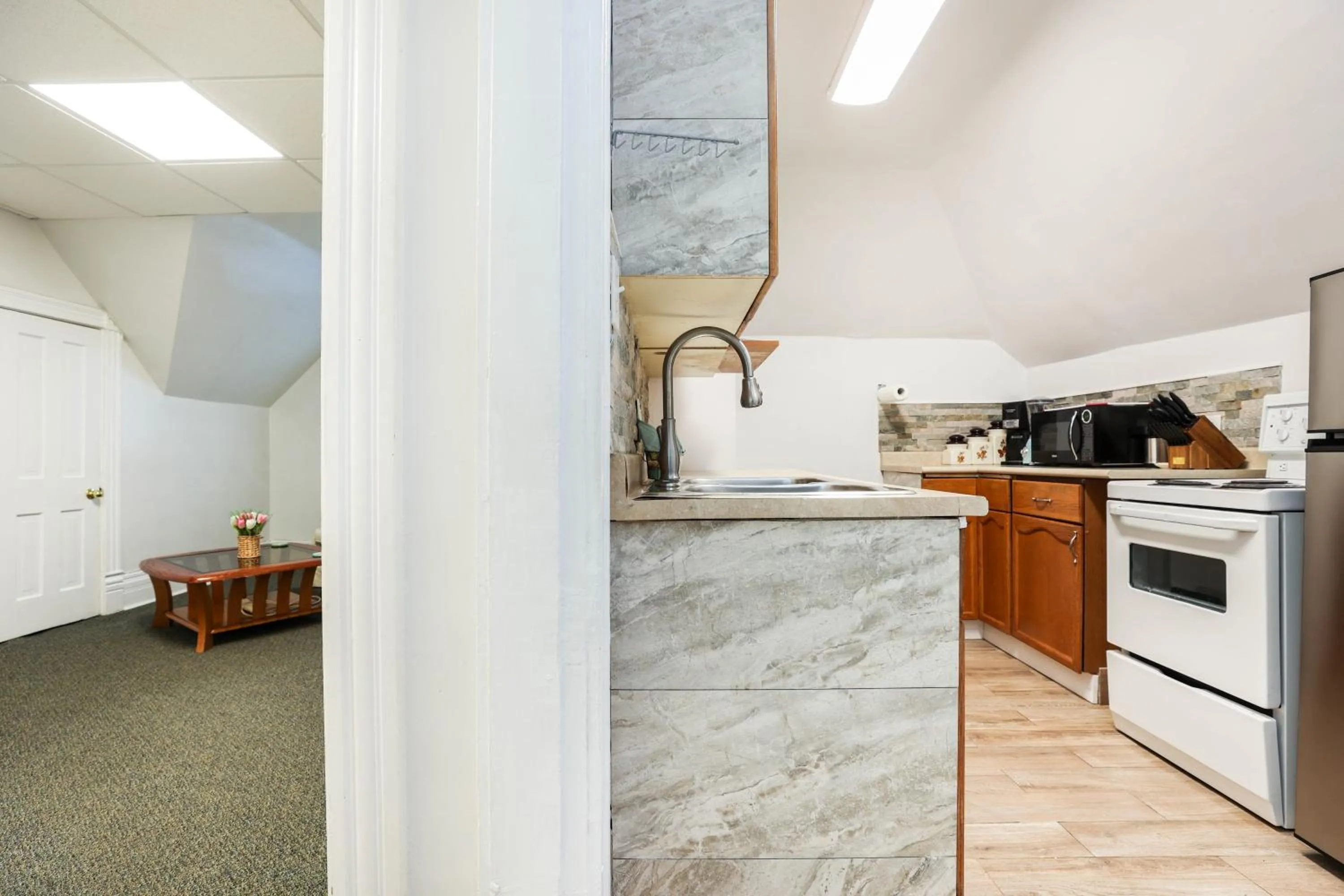 Kitchen or kitchenette in Wolseley the heart of the city !