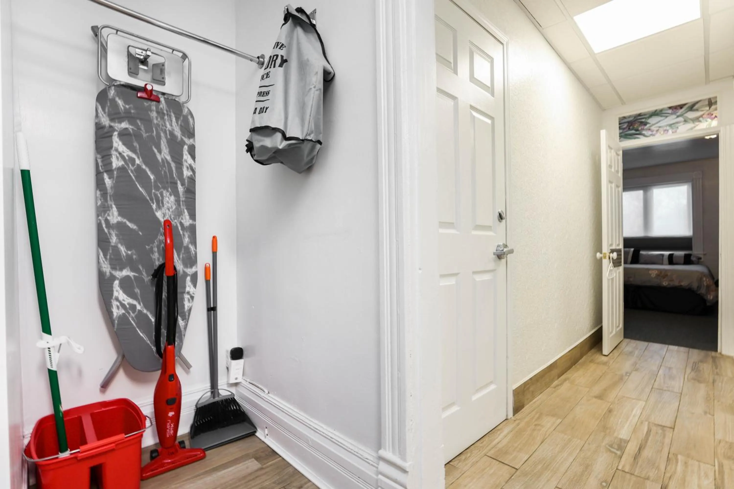 Facade/entrance in Wolseley the heart of the city !