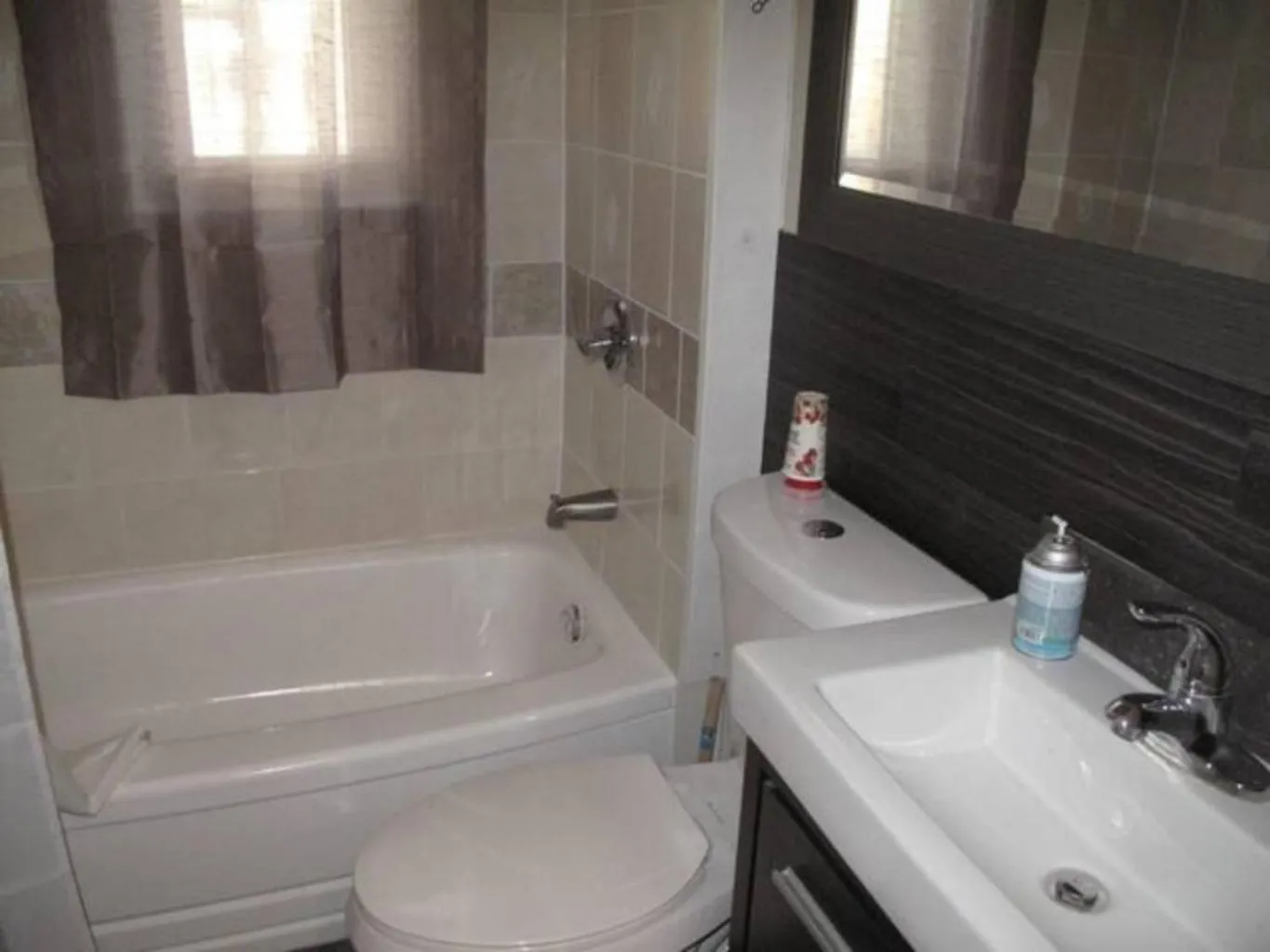 Bathroom in Wolseley the heart of the city !