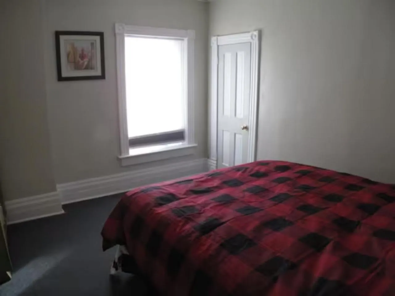 Bedroom, Bed in Wolseley the heart of the city !