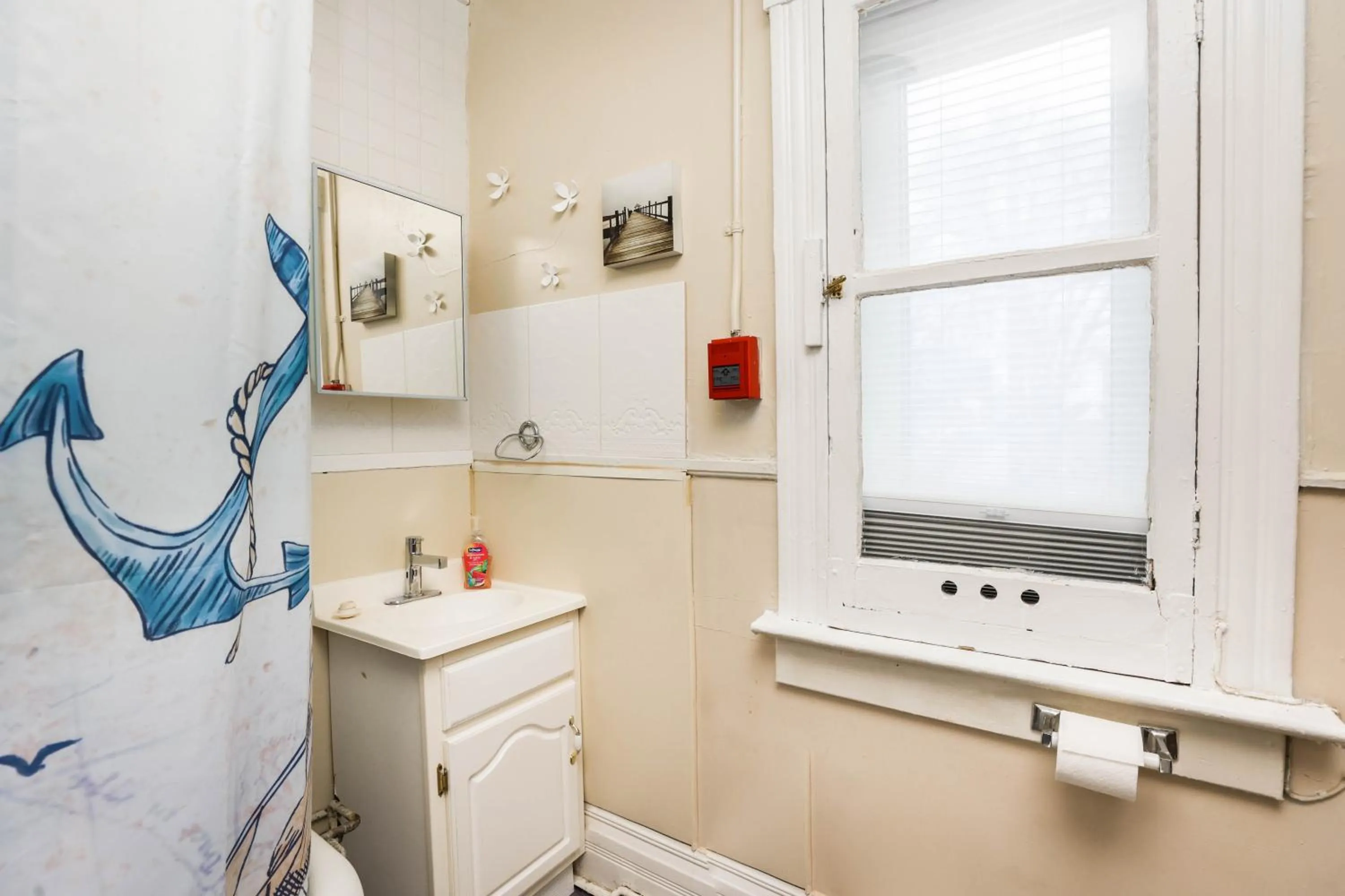 Bathroom in Wolseley the heart of the city !