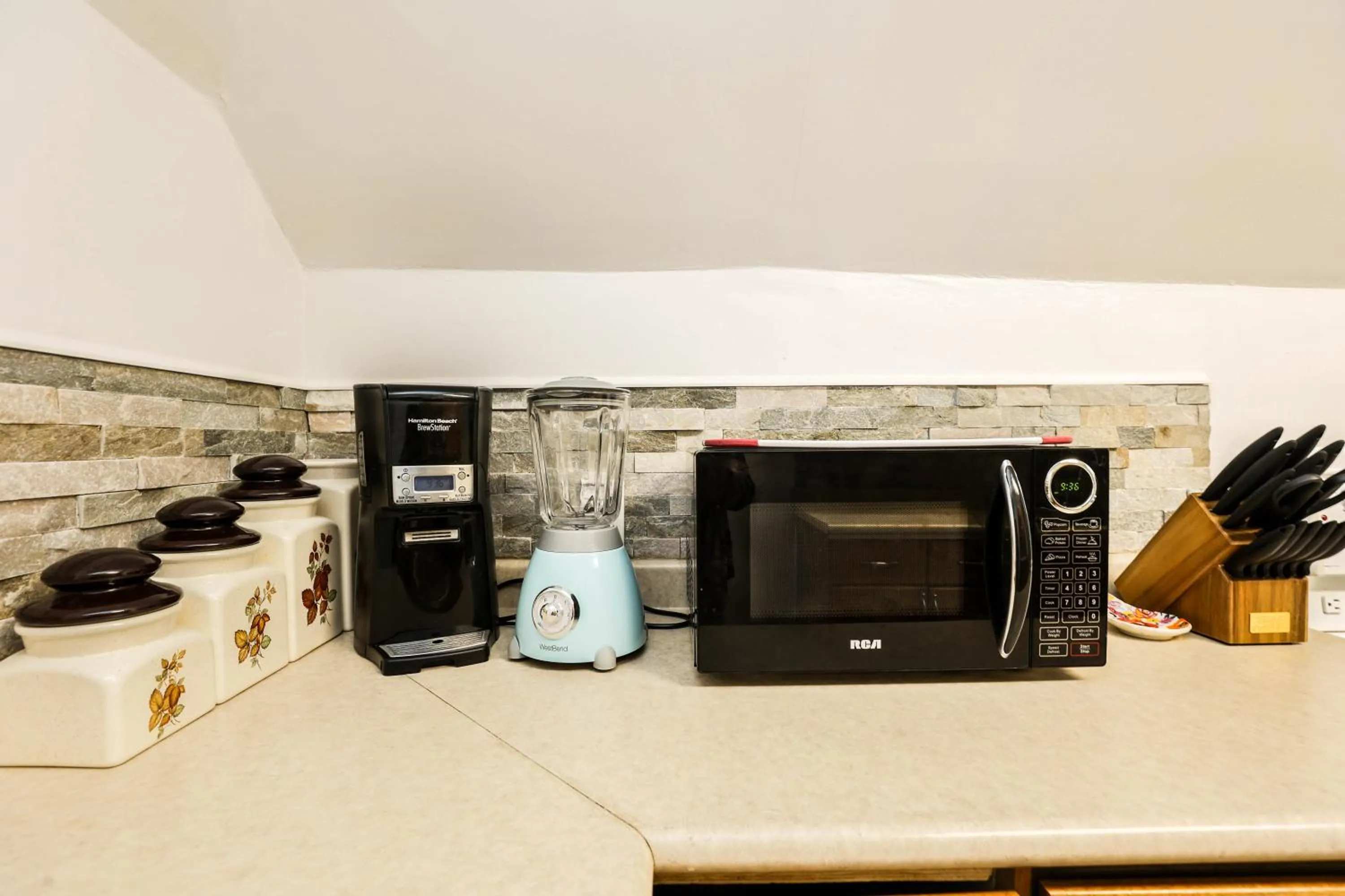 Coffee/tea facilities in Wolseley the heart of the city !