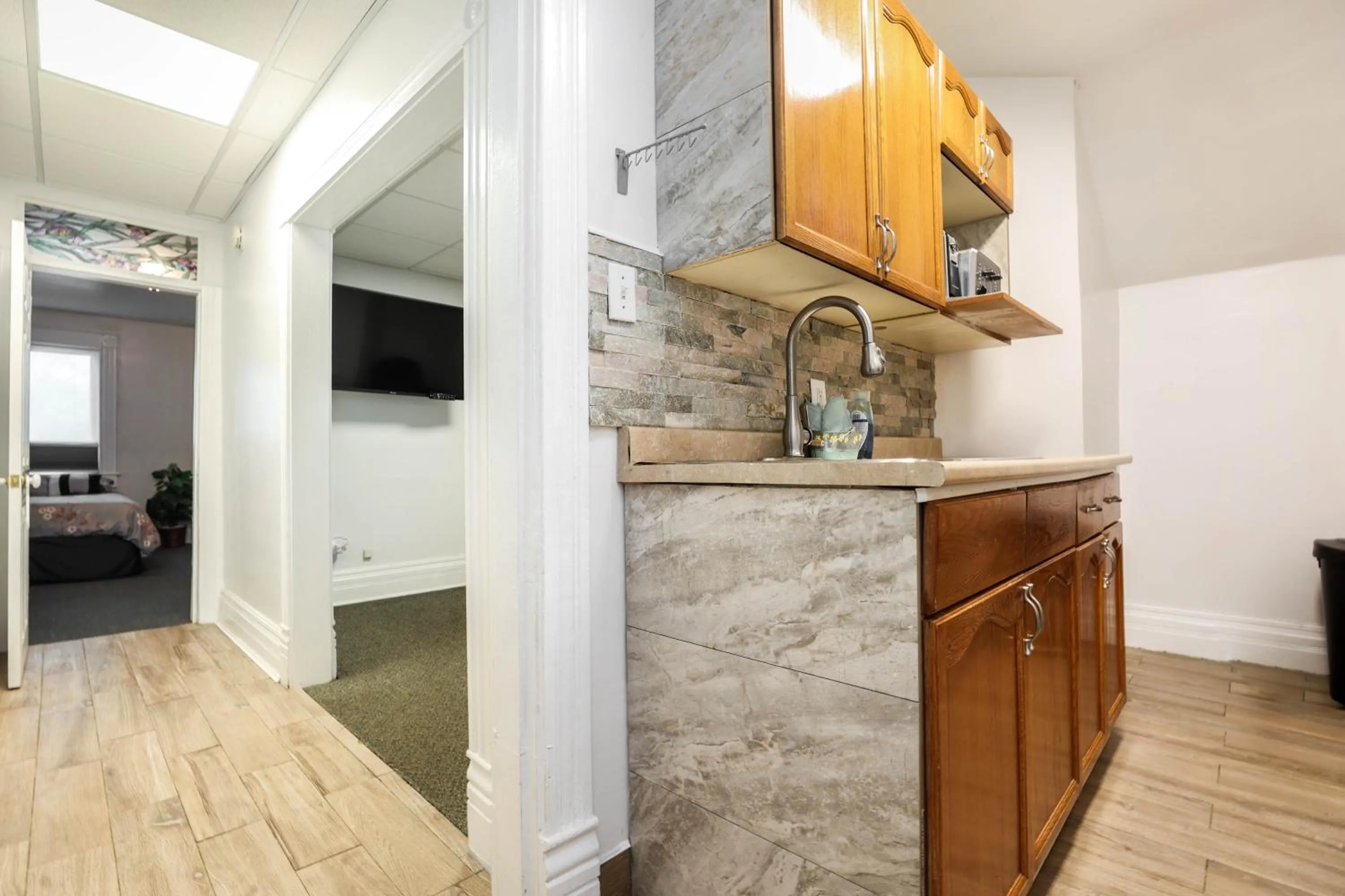 Kitchen or kitchenette in Wolseley the heart of the city !