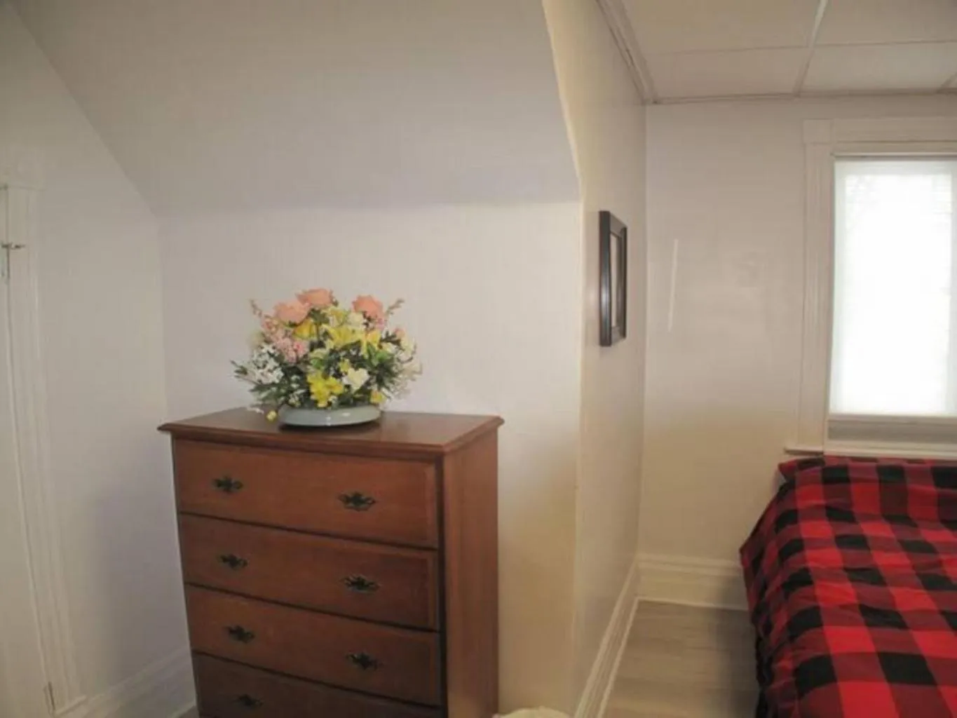 Bedroom, Bed in Wolseley the heart of the city !