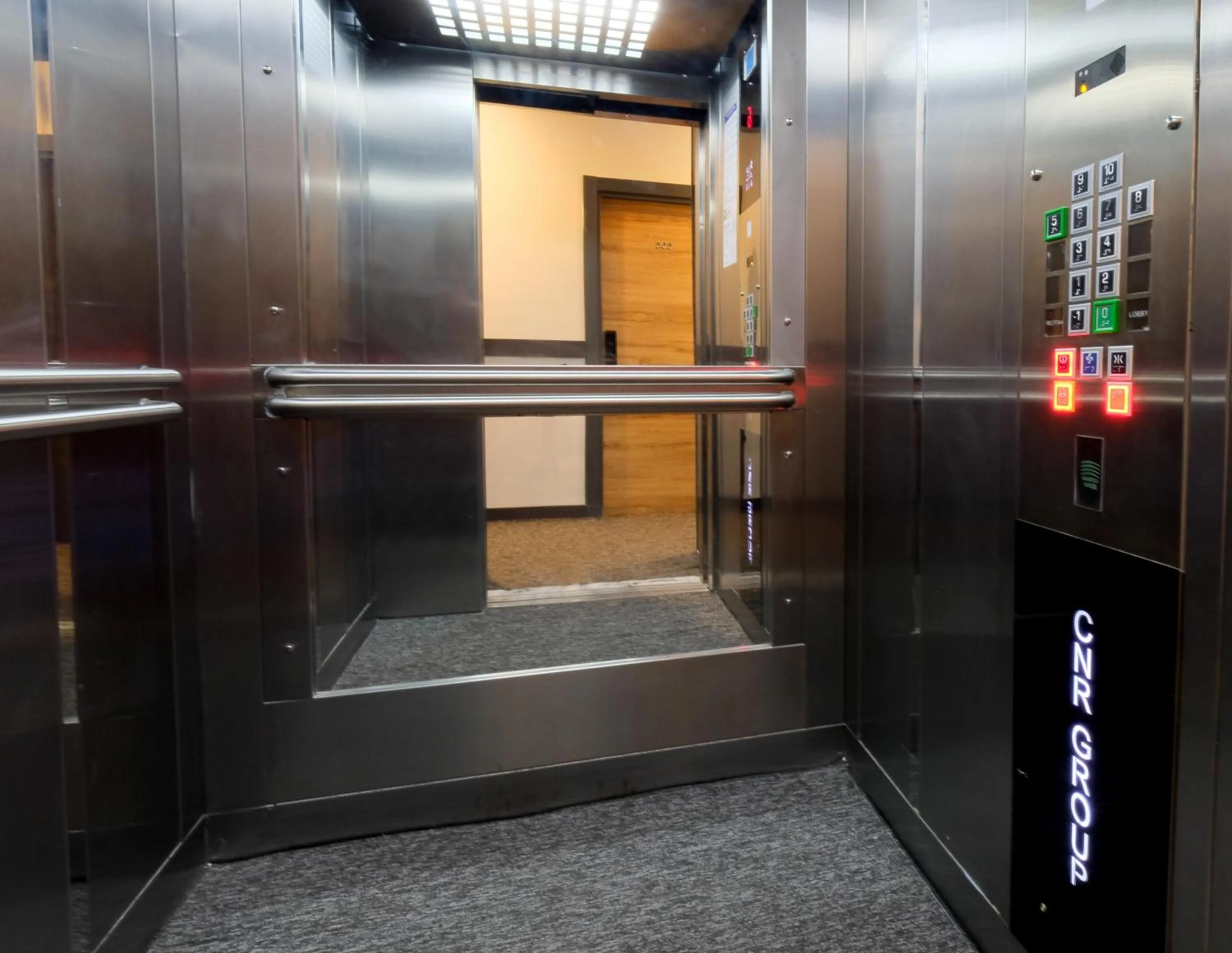 elevator in Sirius Hotel Deluxe