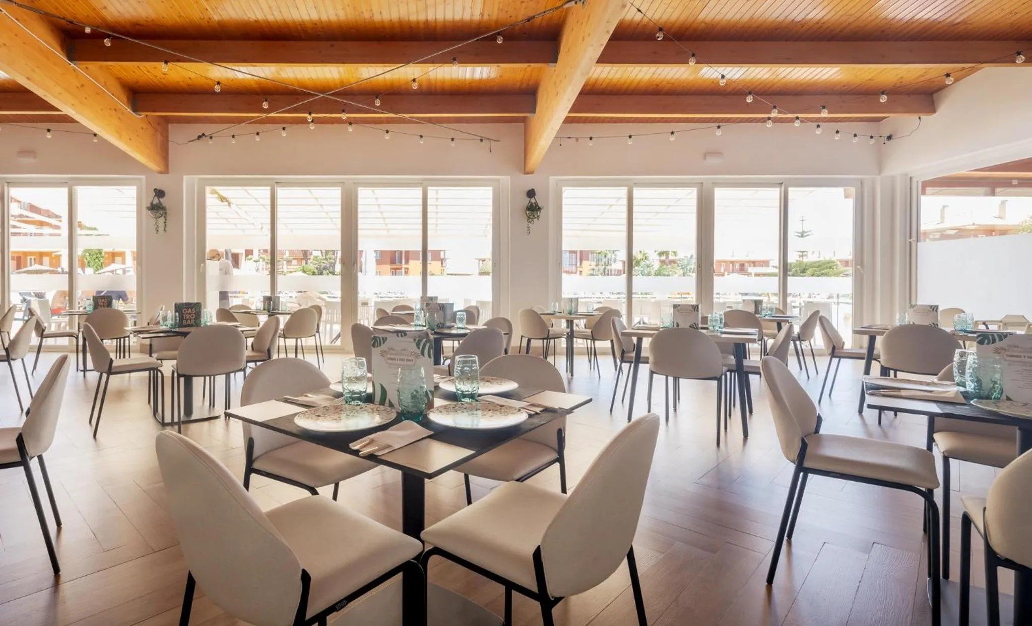 Lounge or bar in Ilunion Sancti Petri