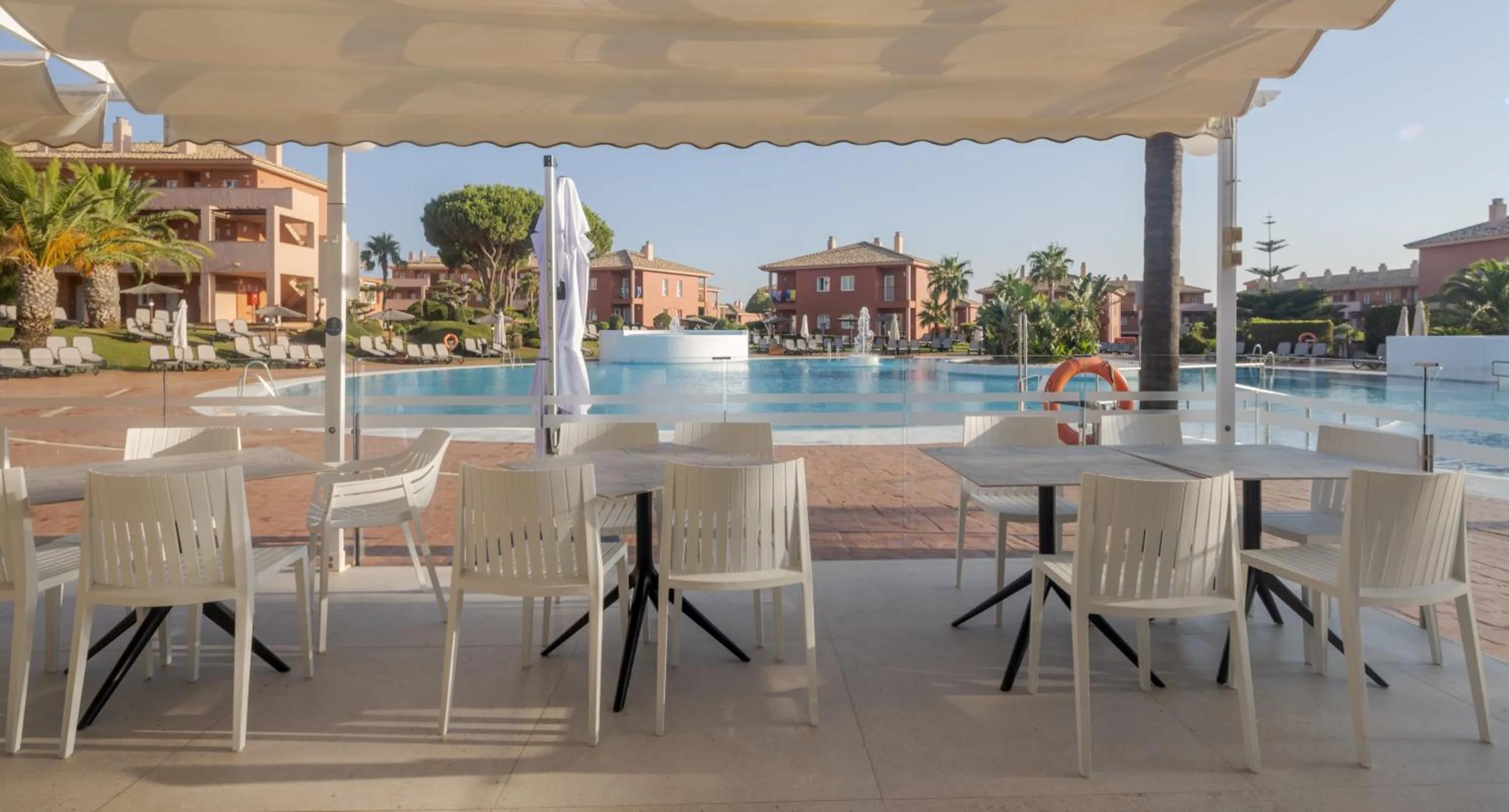 Swimming pool in Ilunion Sancti Petri