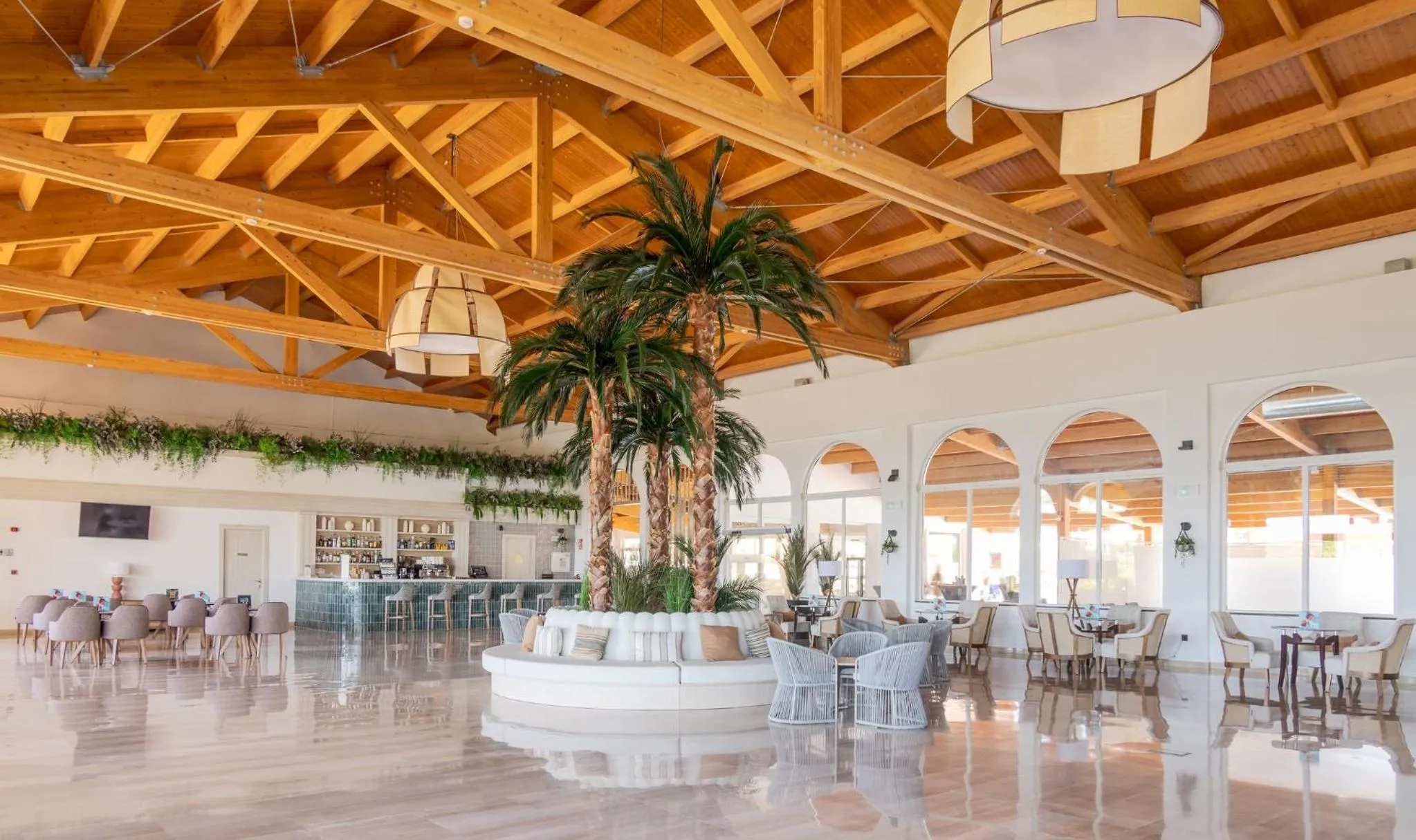 Lobby or reception in Ilunion Sancti Petri