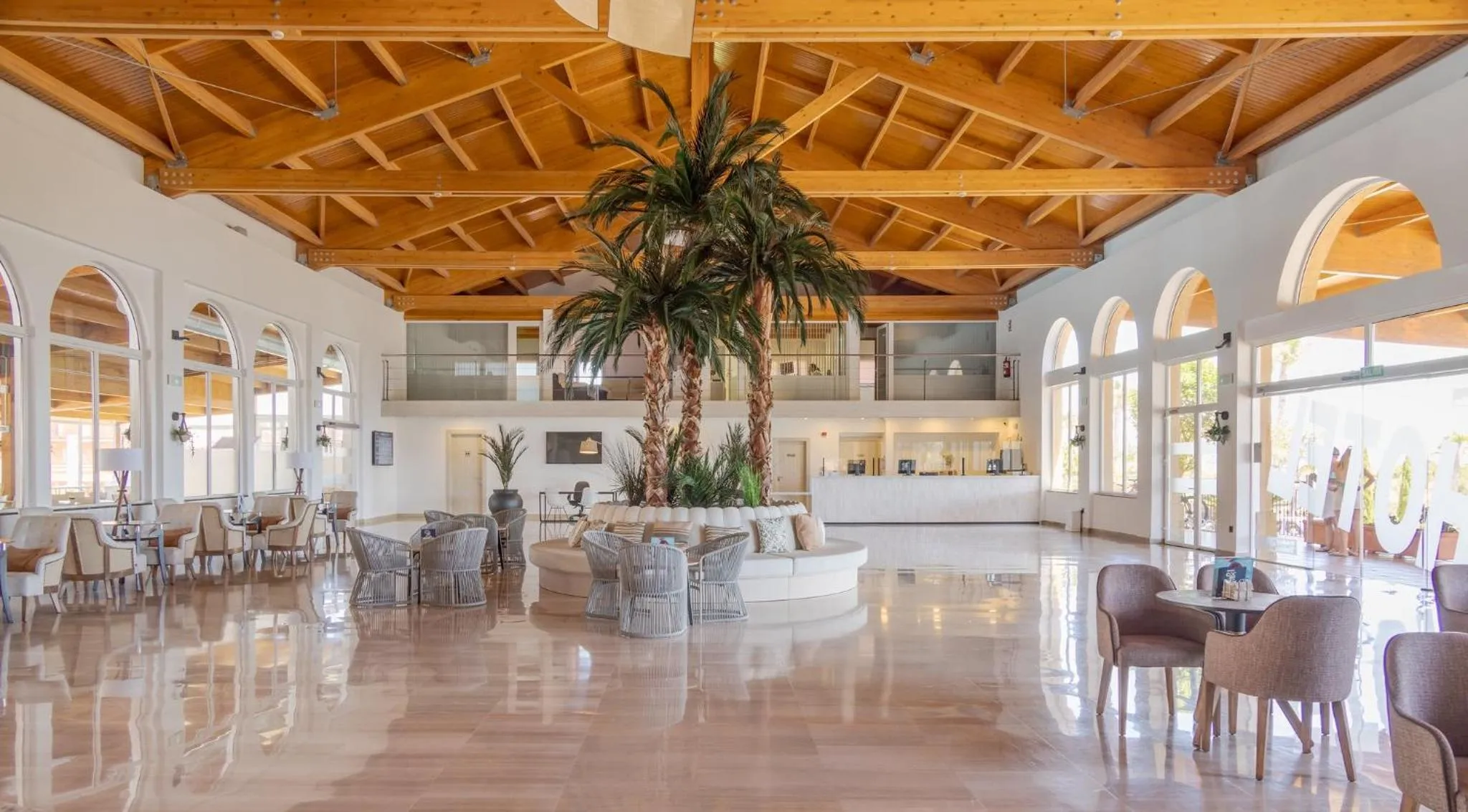 Lobby or reception in Ilunion Sancti Petri