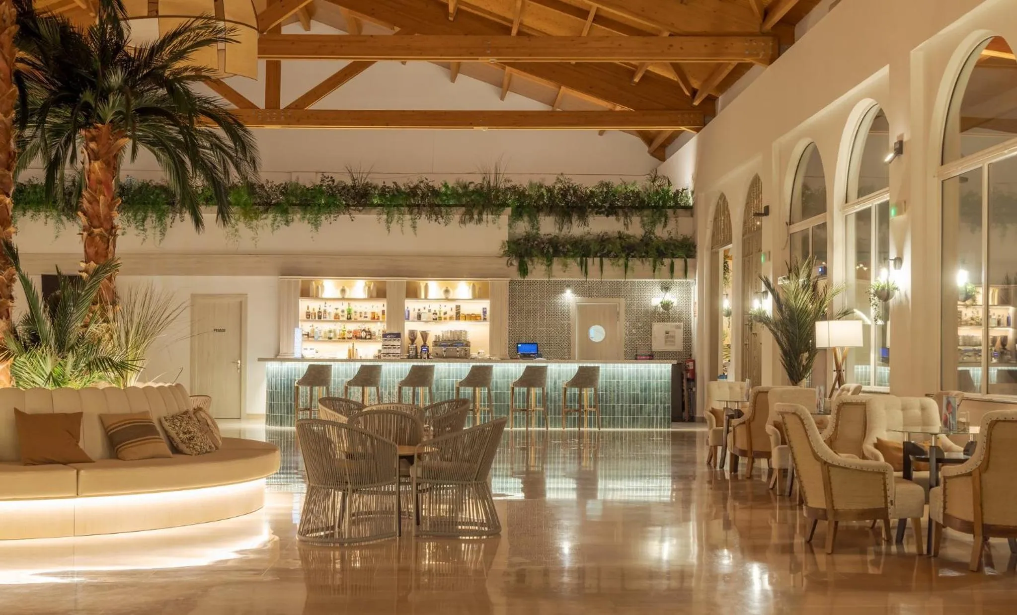 Lobby or reception in Ilunion Sancti Petri