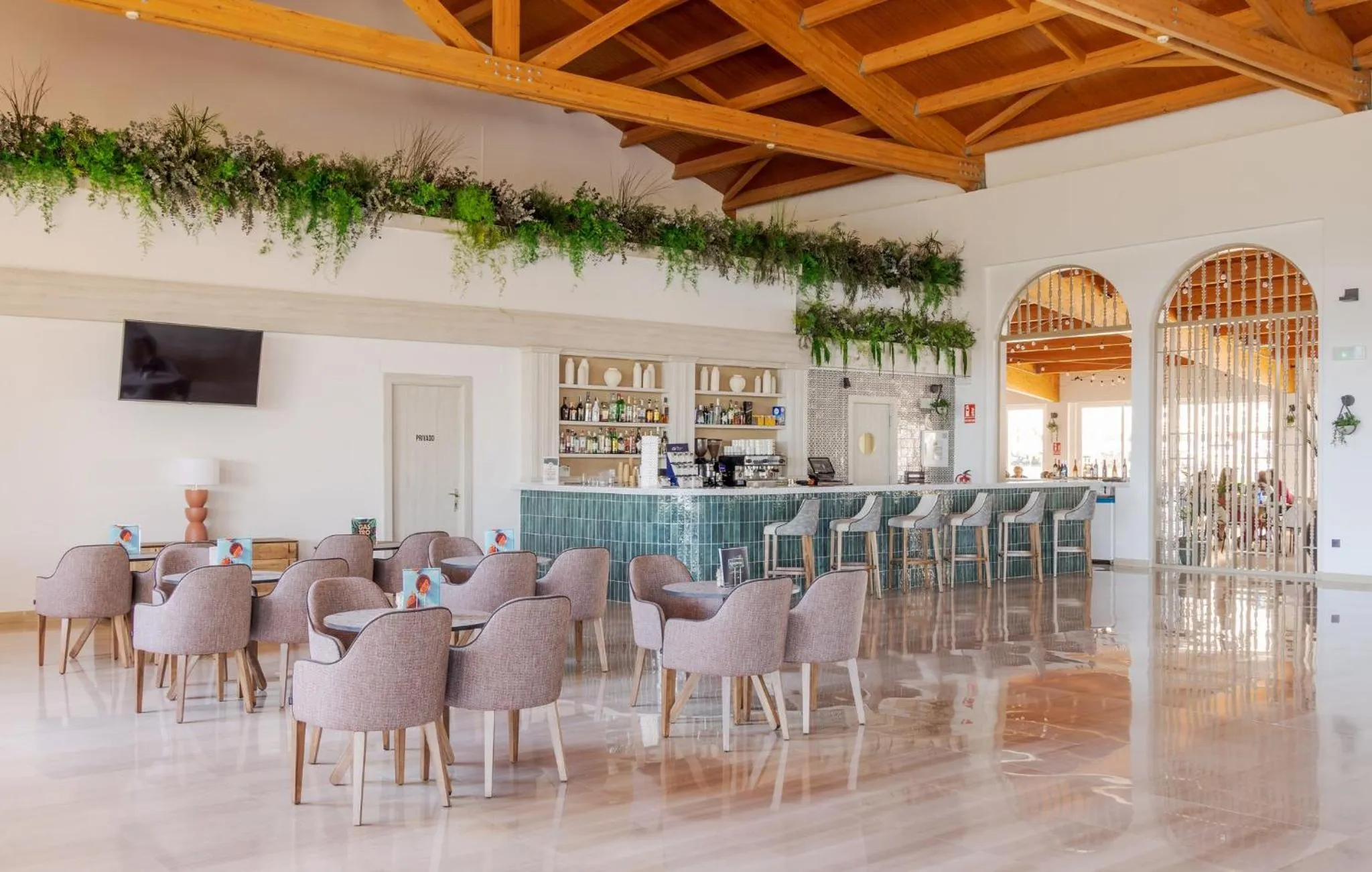 Lobby or reception in Ilunion Sancti Petri