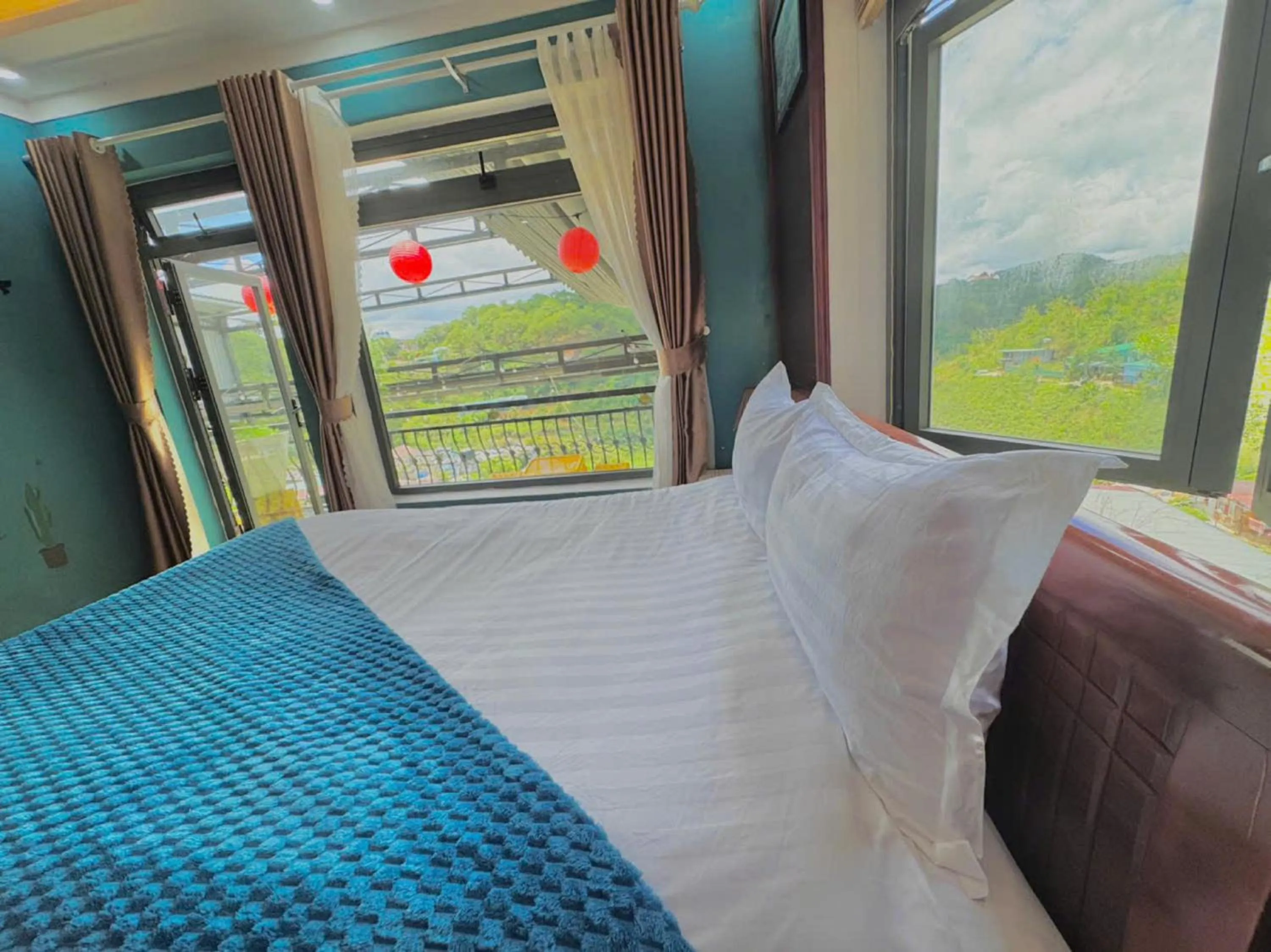 Photo of the whole room, Bed in Pine Forest House Dalat