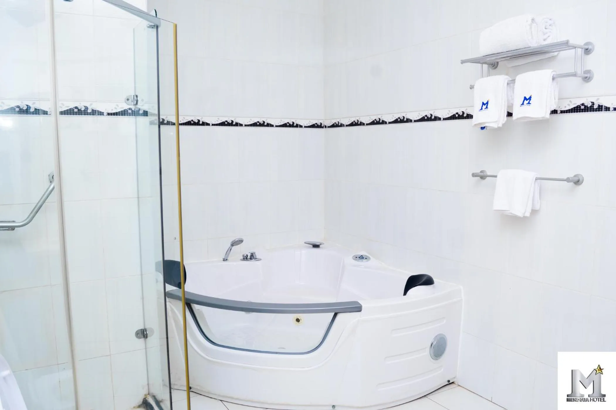 Toilet in Mendiata Hotel