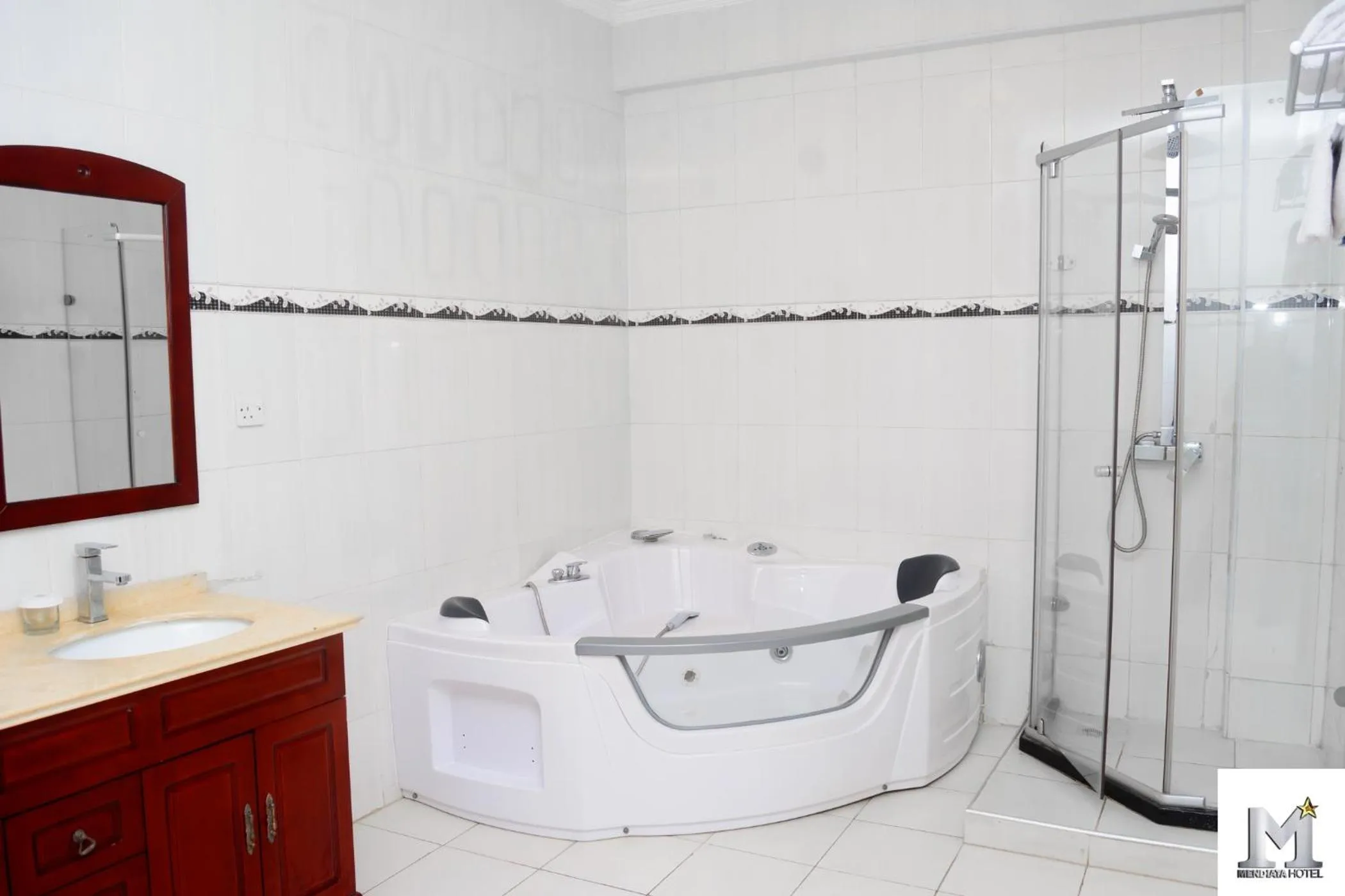 Toilet in Mendiata Hotel