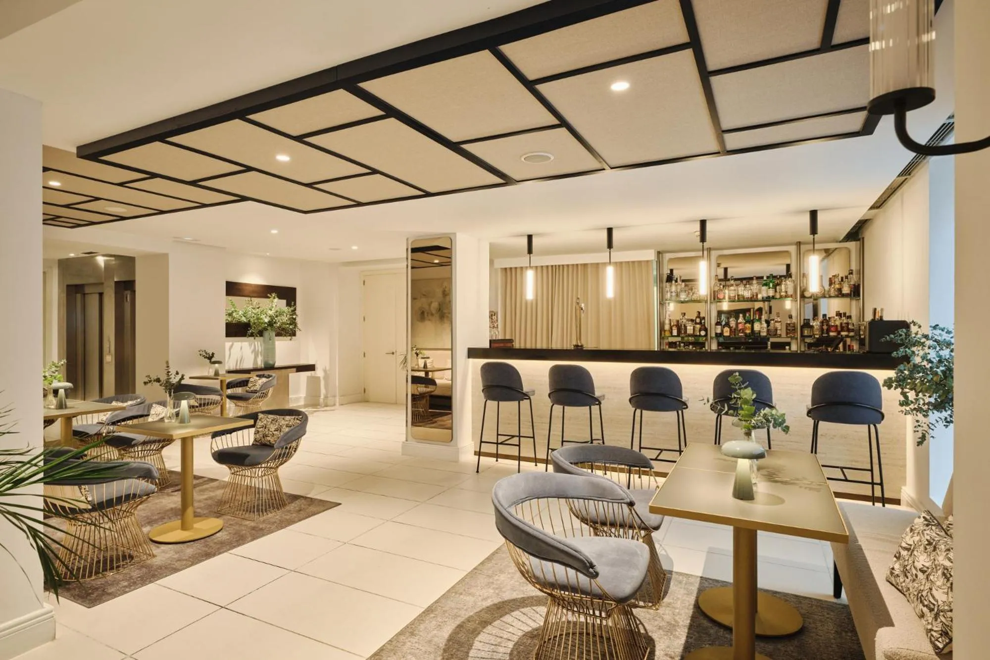 Lounge or bar in Hospes Palau de La Mar, Valencia, a Member of Design Hotels