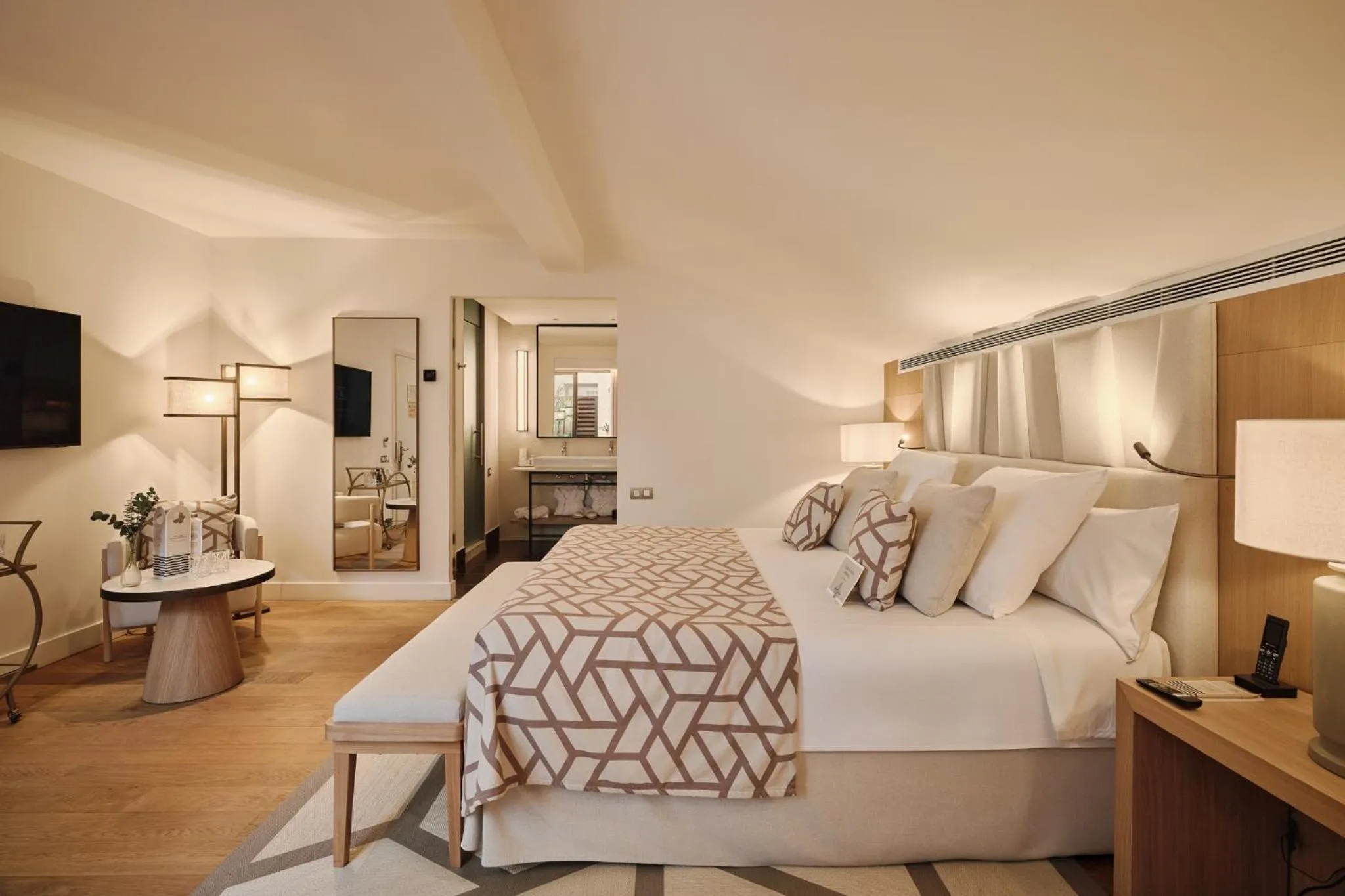 Bedroom, Bed in Hospes Palau de La Mar, Valencia, a Member of Design Hotels