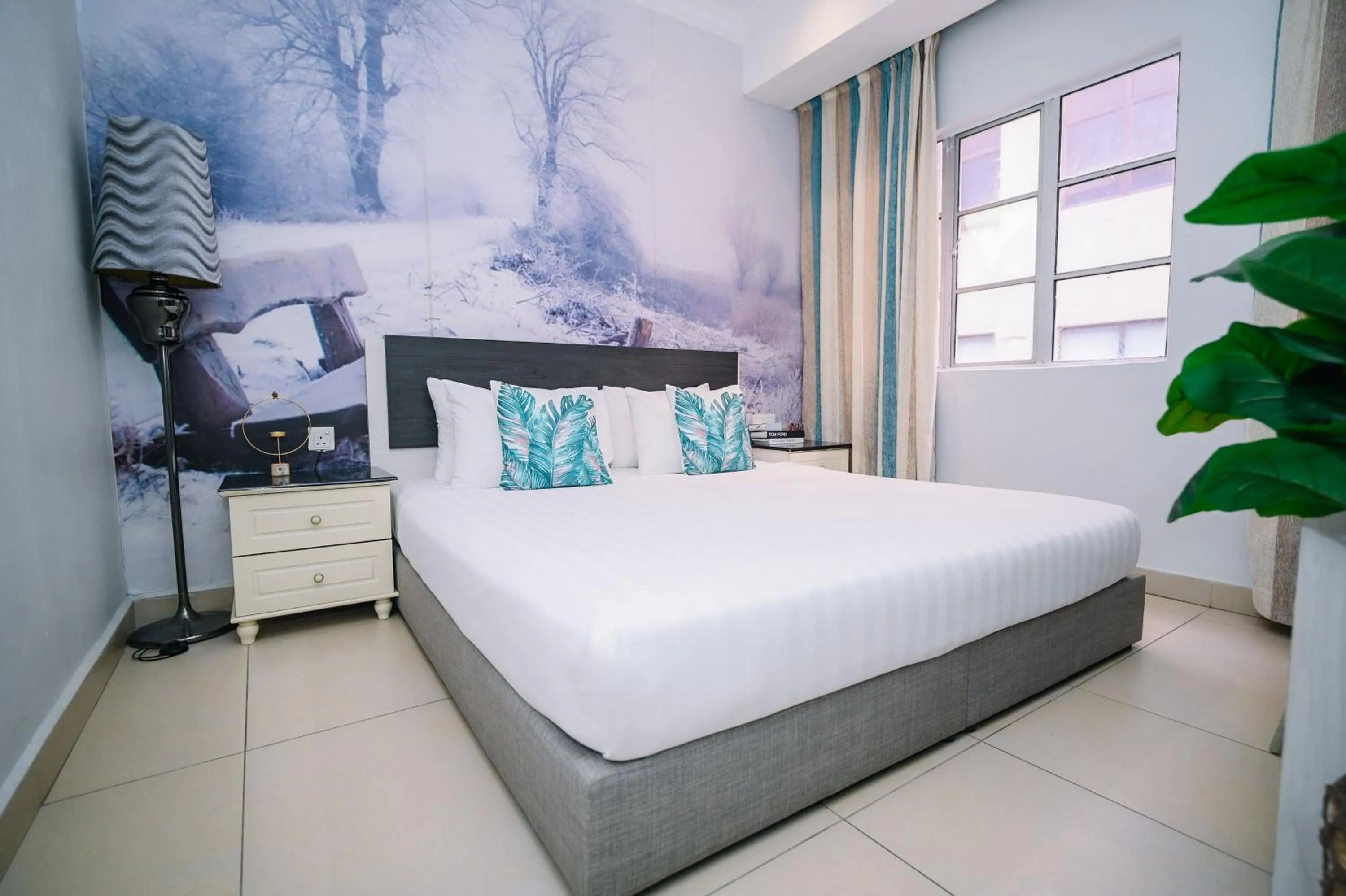 Bed in Swing & Pillows - USJ Taipan