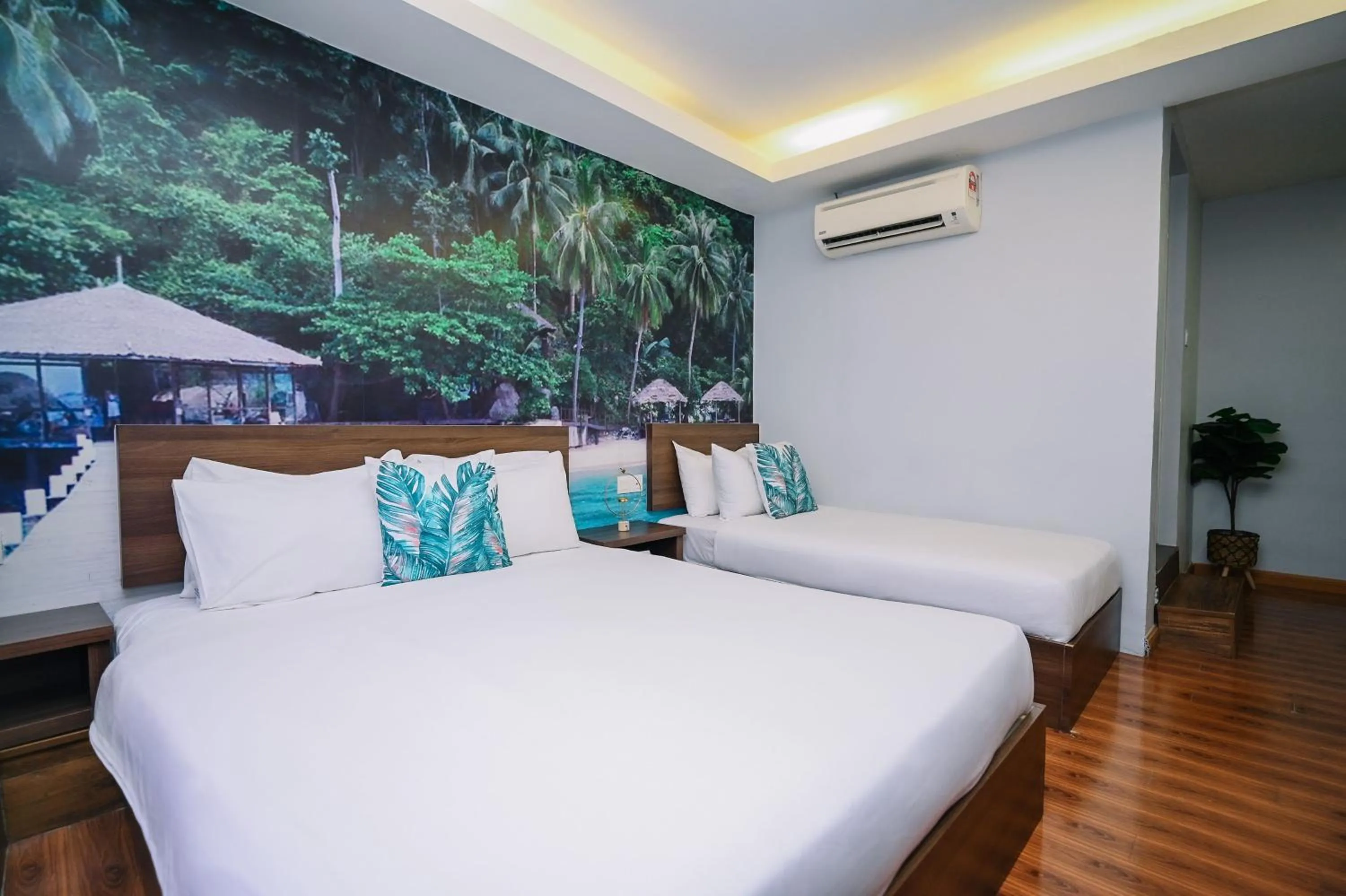 Bed in Swing & Pillows - USJ Taipan