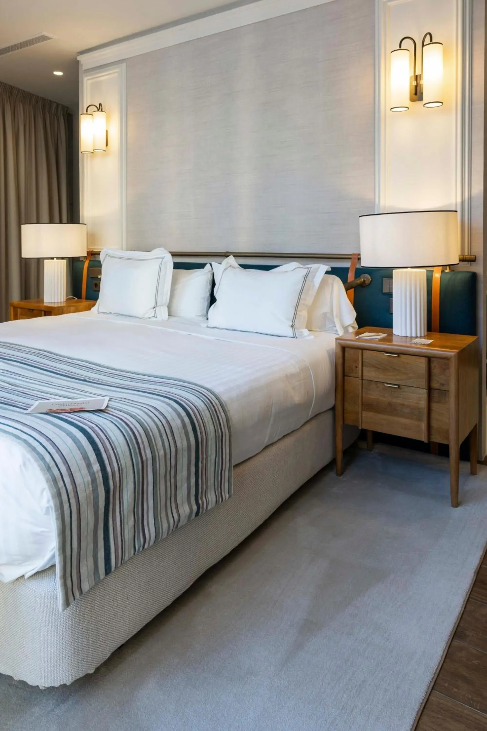 Triple Room in Hospes Palacio de los Patos, a Member of Design Hotels Triple Room in Hospes Palacio de los Patos, a Member of Design Hotels