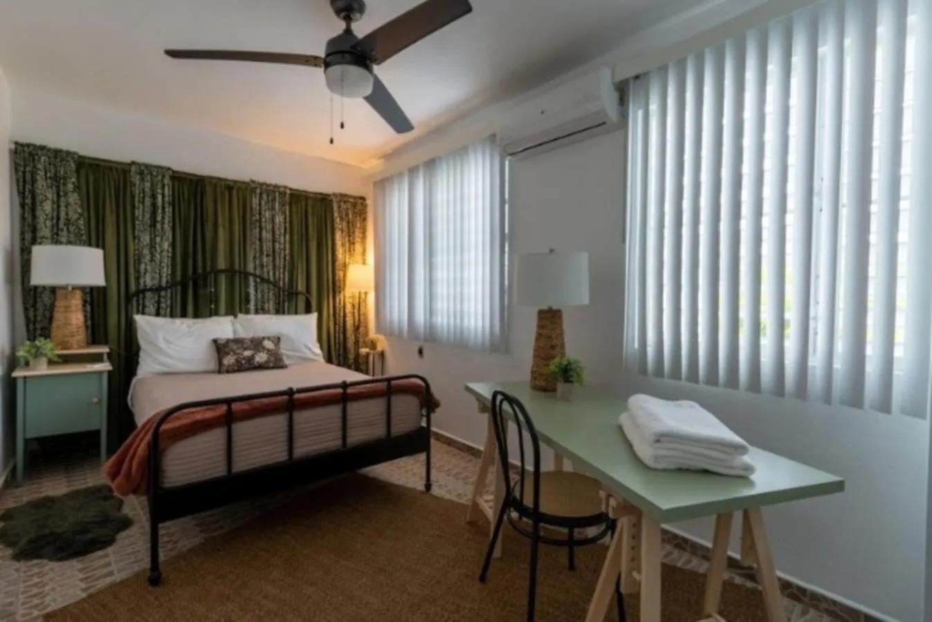 Bed in El Flamingo Beach Club