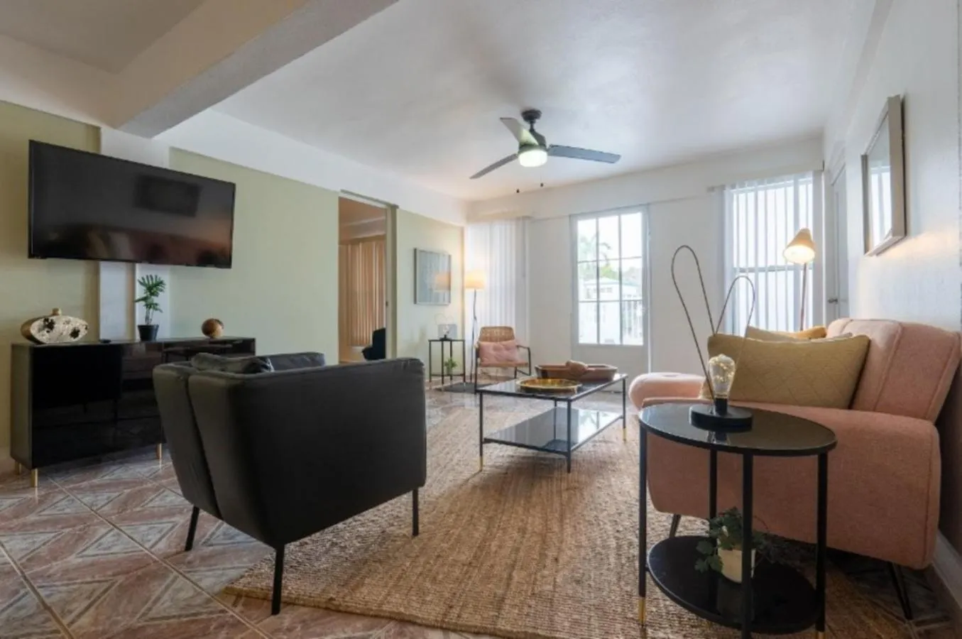 El Flamingo Beach Club