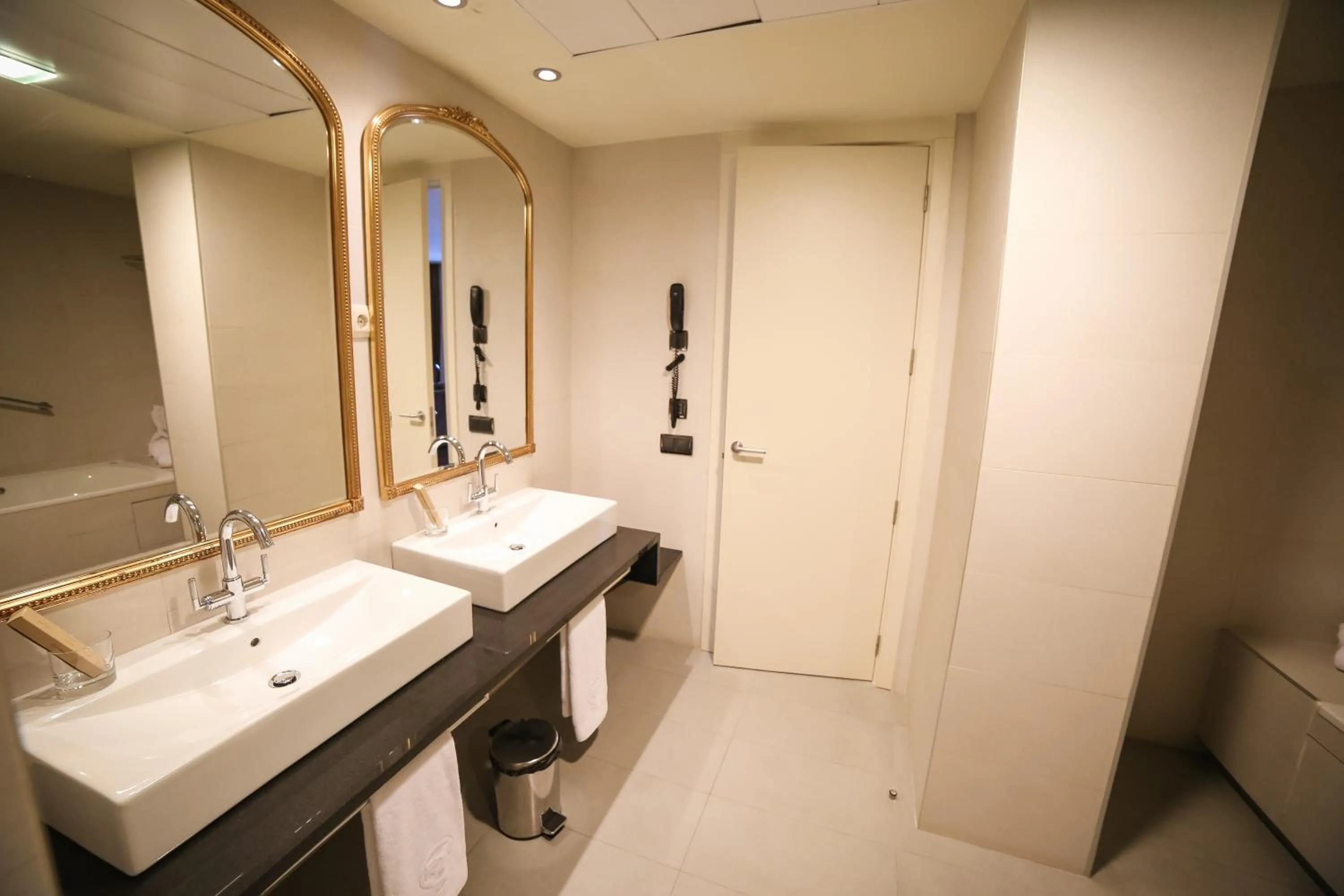 Bathroom in Hotel 525