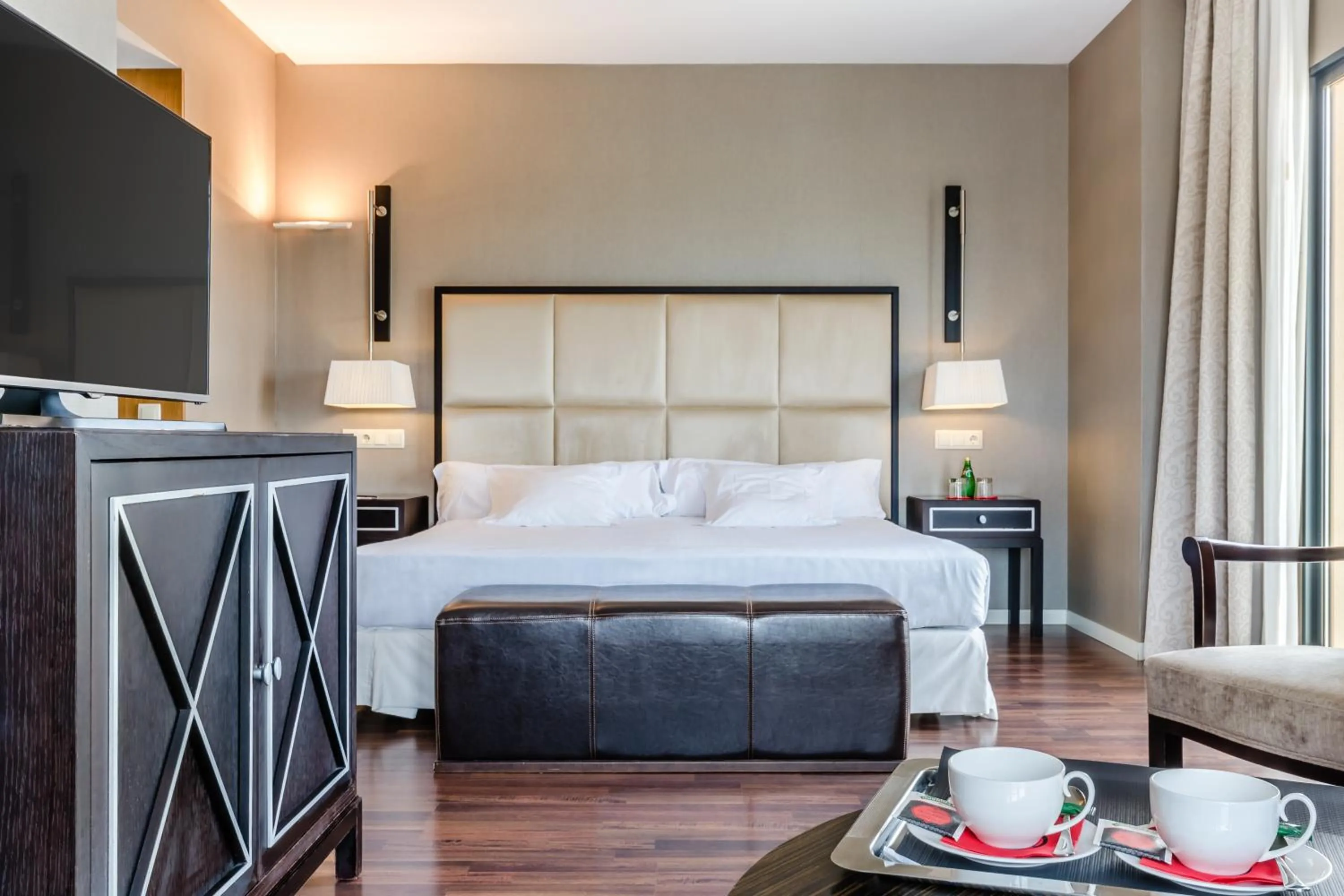 Coffee/tea facilities, Bed in Hotel 525