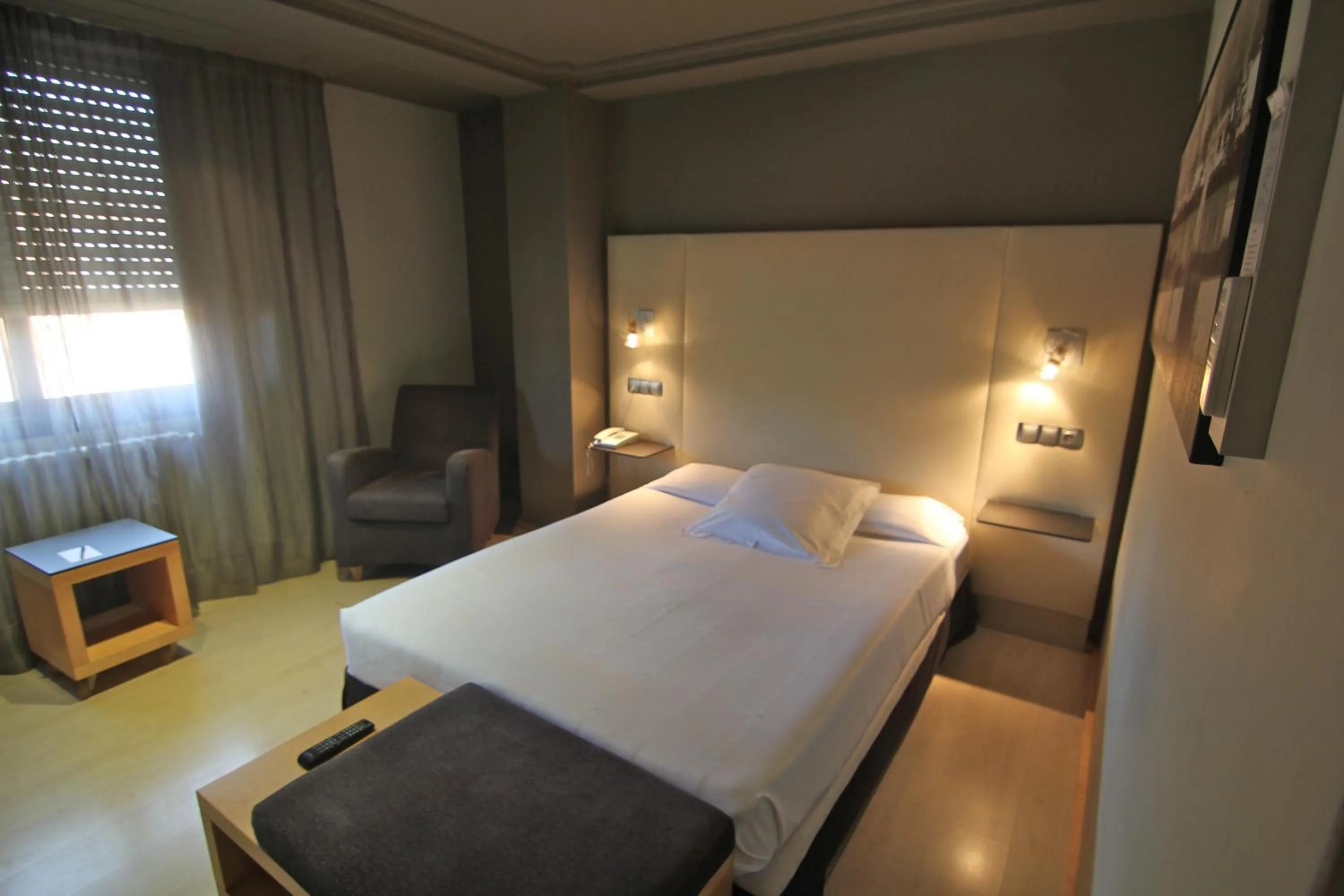 Photo of the whole room, Bed in Hotel Almirante