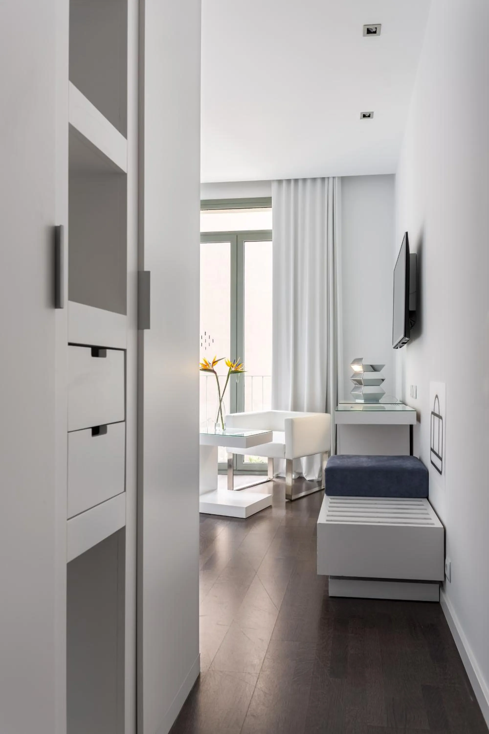 Seating area, Bed in Room Mate Carla, Barcelona