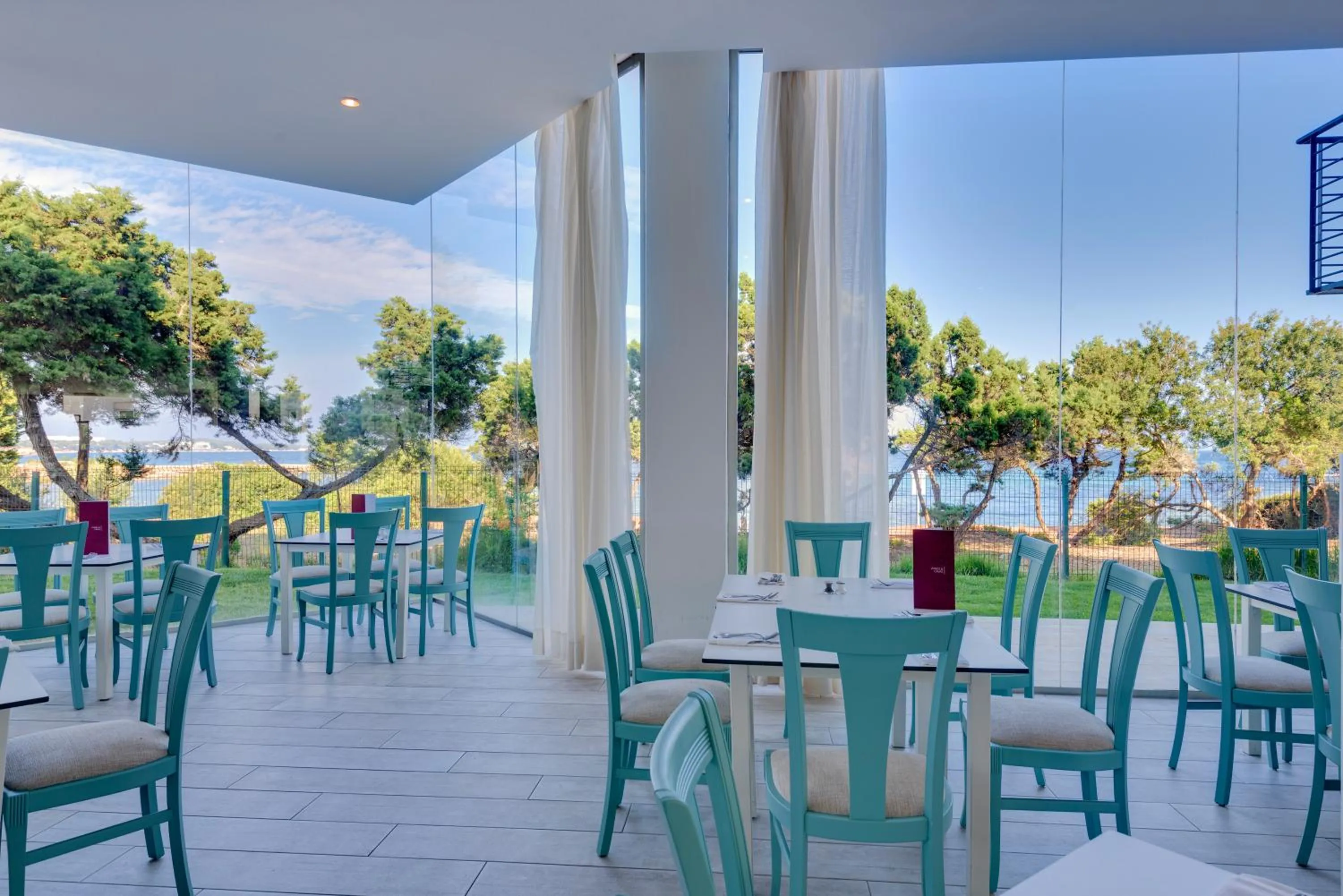 Restaurant/places to eat in Aparthotel Tropic Garden