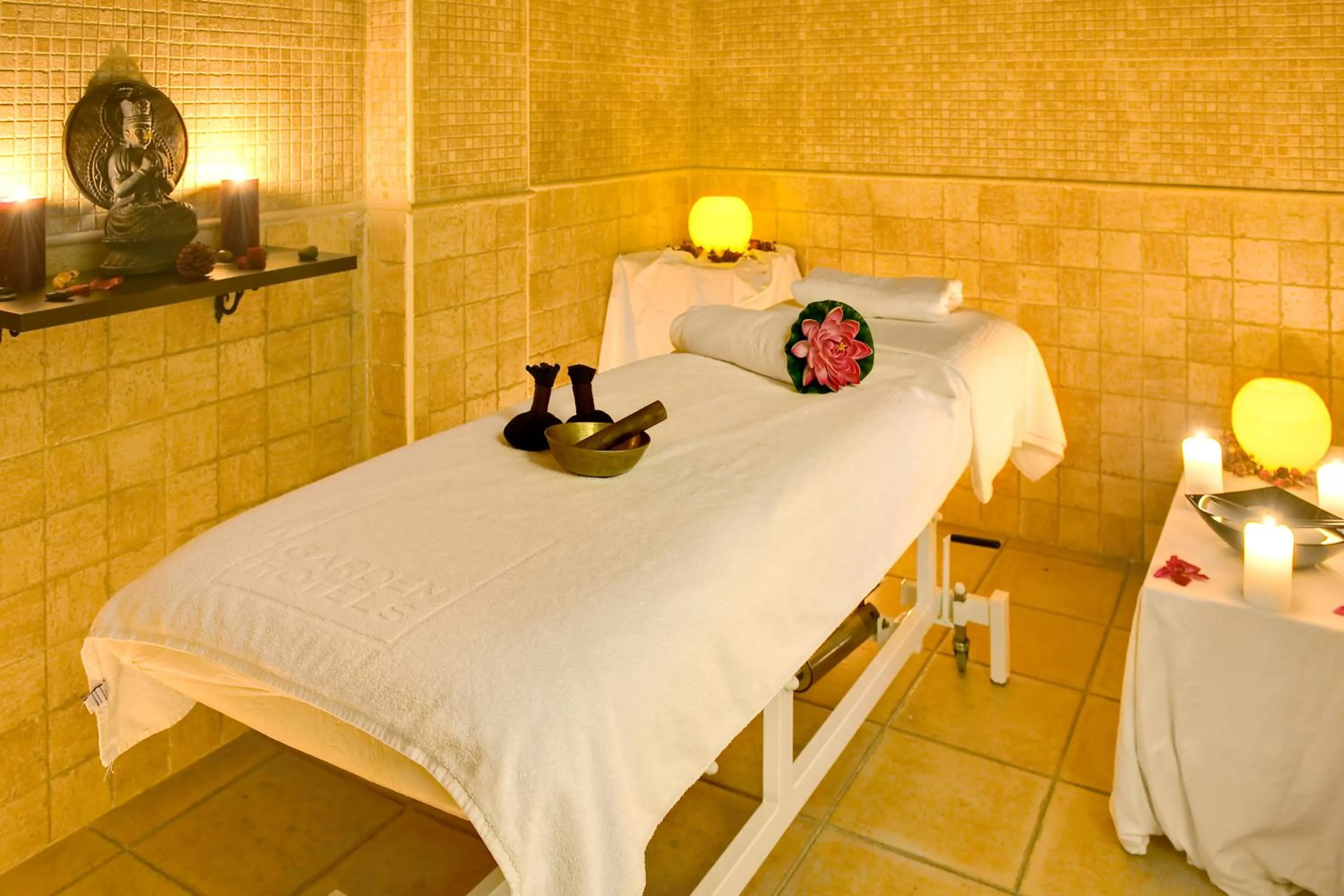 Massage in Garden Playanatural - Adults Only