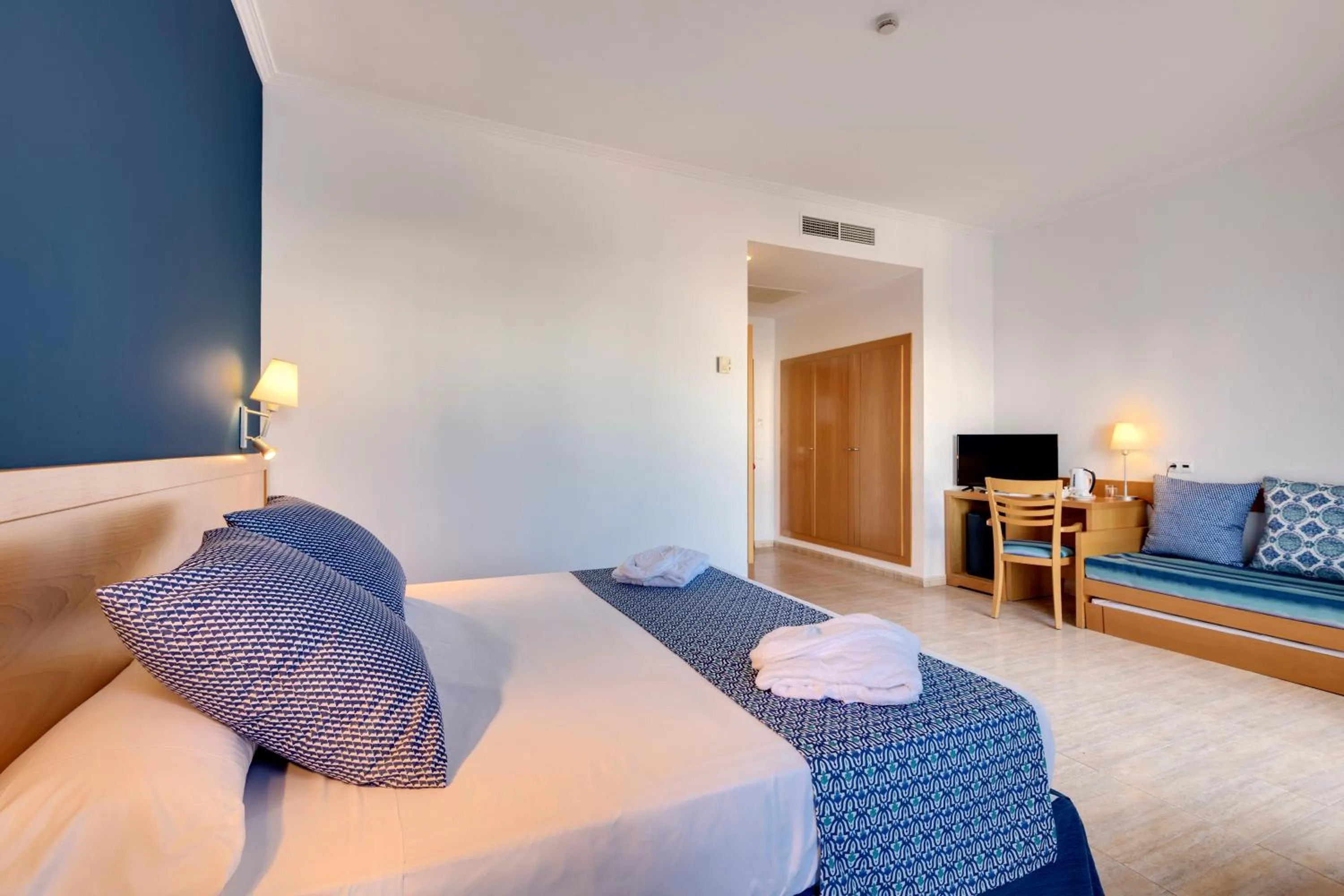 Bedroom, Bed in Garden Playanatural - Adults Only