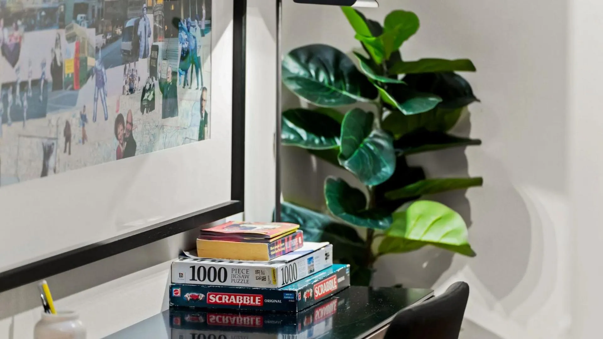 Decorative detail in Gordon House Apartments