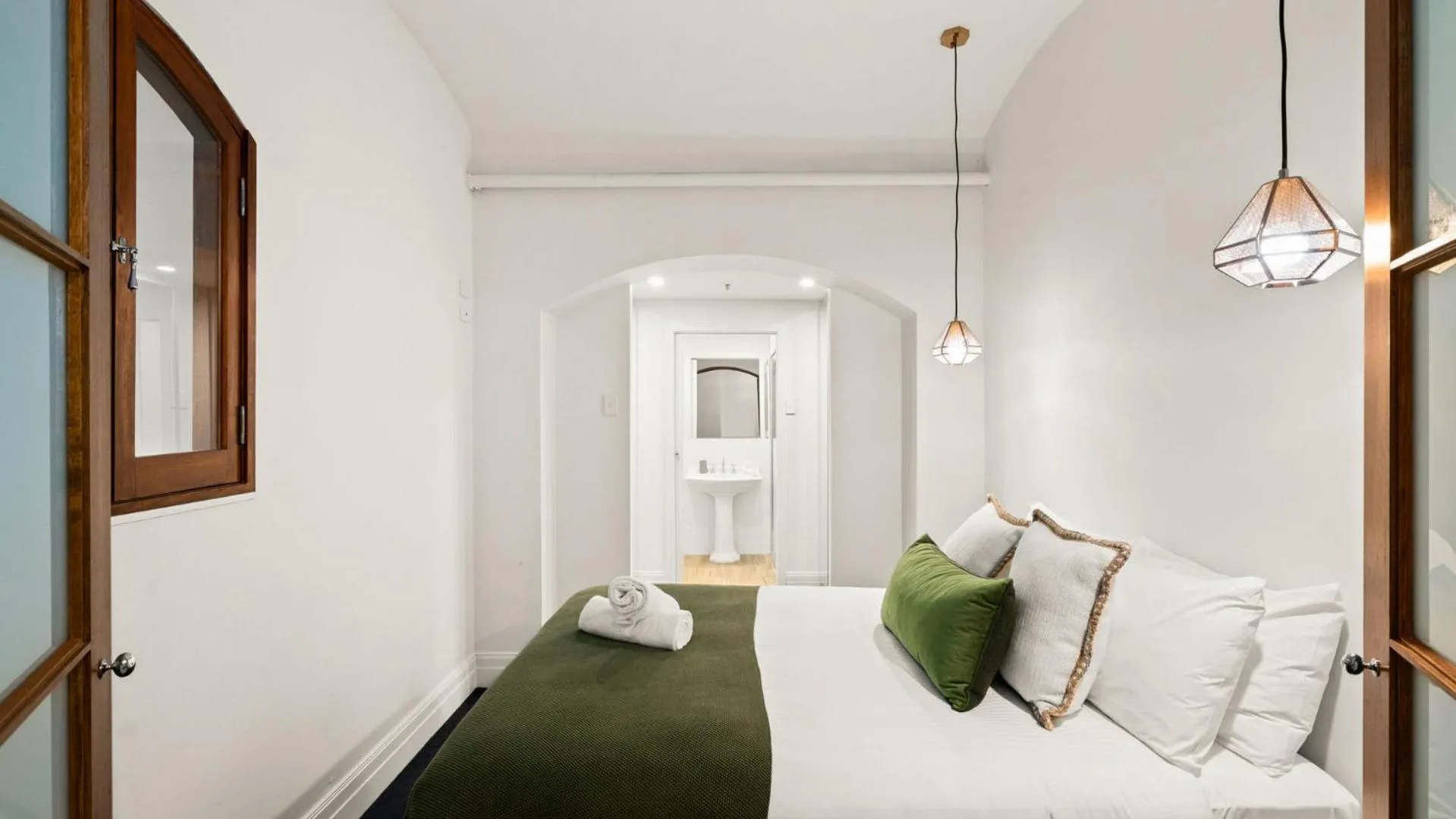 Bedroom in Gordon House Apartments