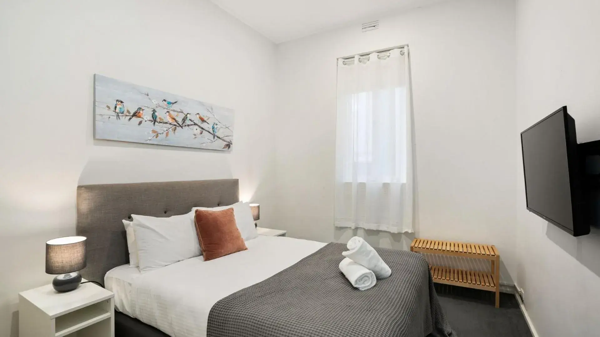 Two-Bedroom Apartment in Gordon House Apartments Two-Bedroom Apartment in Gordon House Apartments