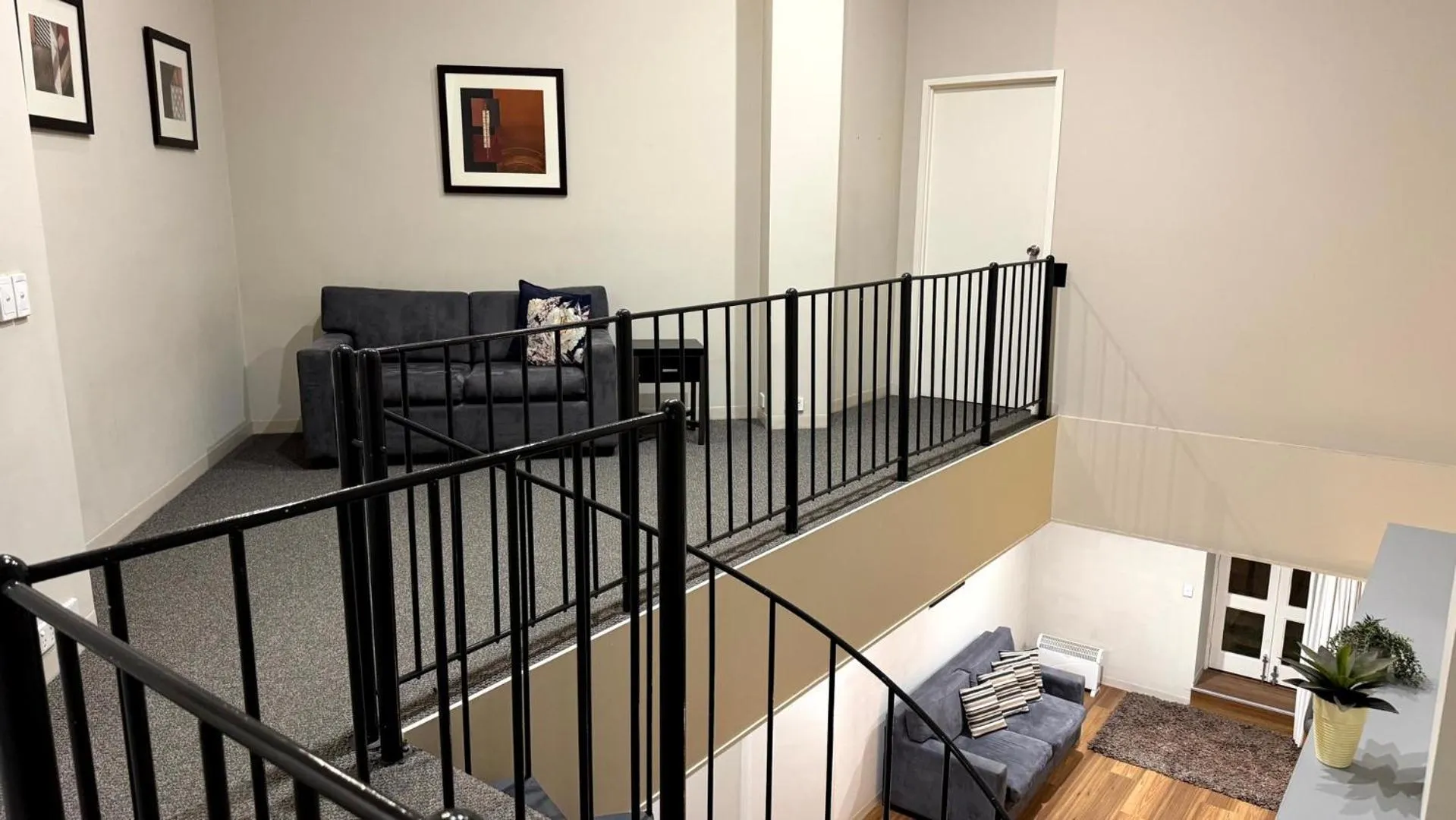 Seating area in Gordon House Apartments