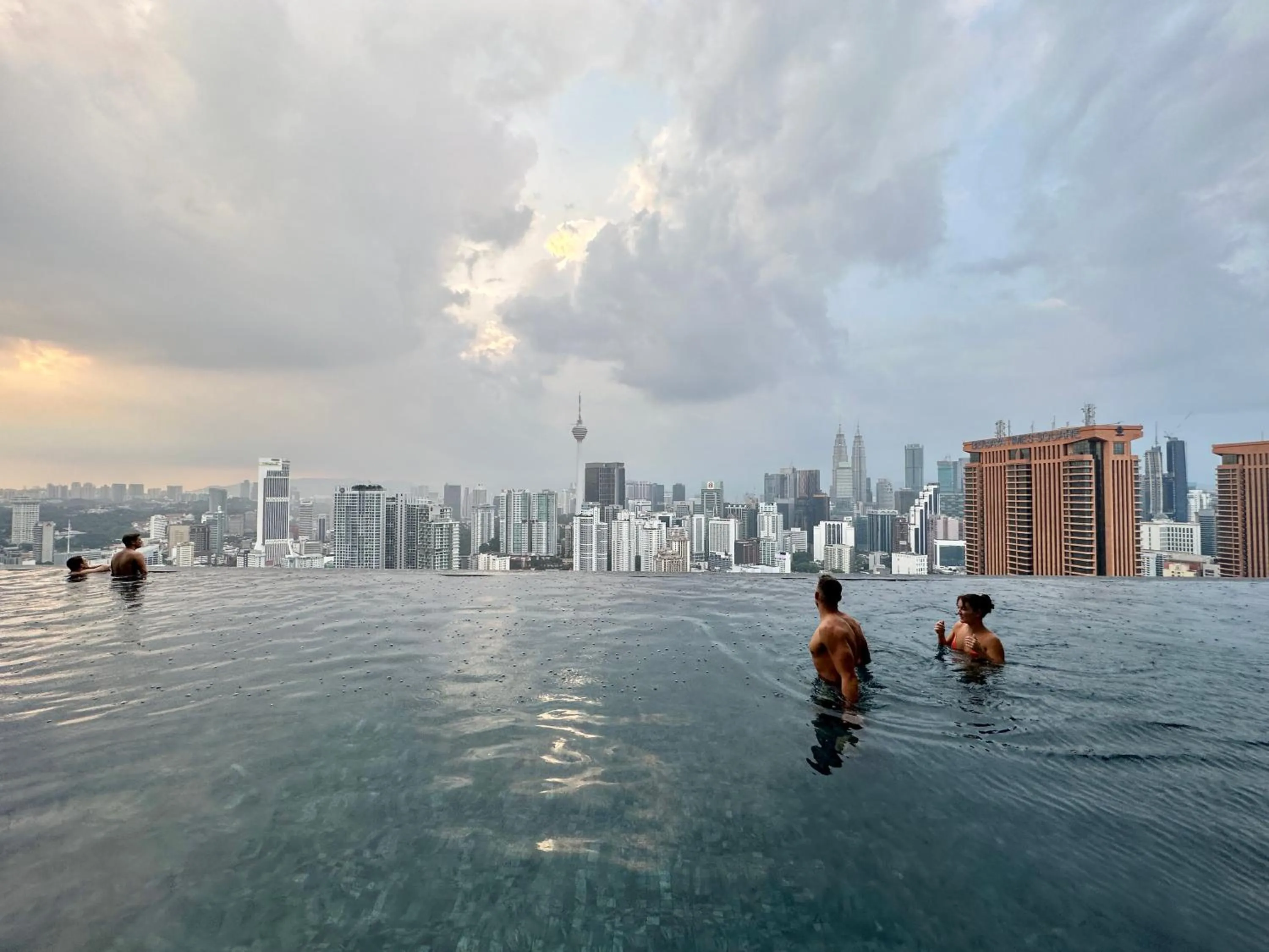 Swimming pool in Lucentia residence T1