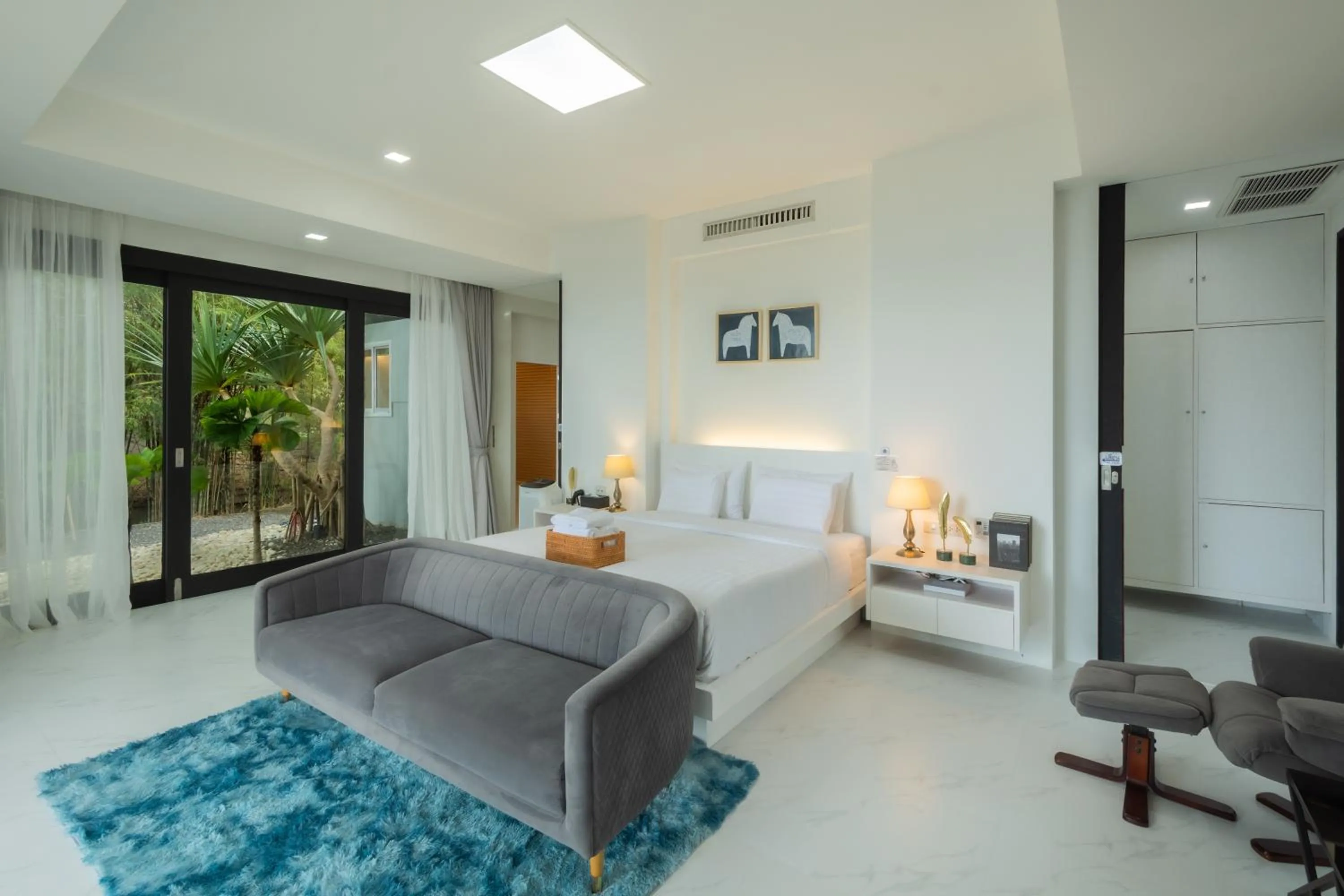 Photo of the whole room, Bed in Bluemango Pool Villa & Resort Koh Samui