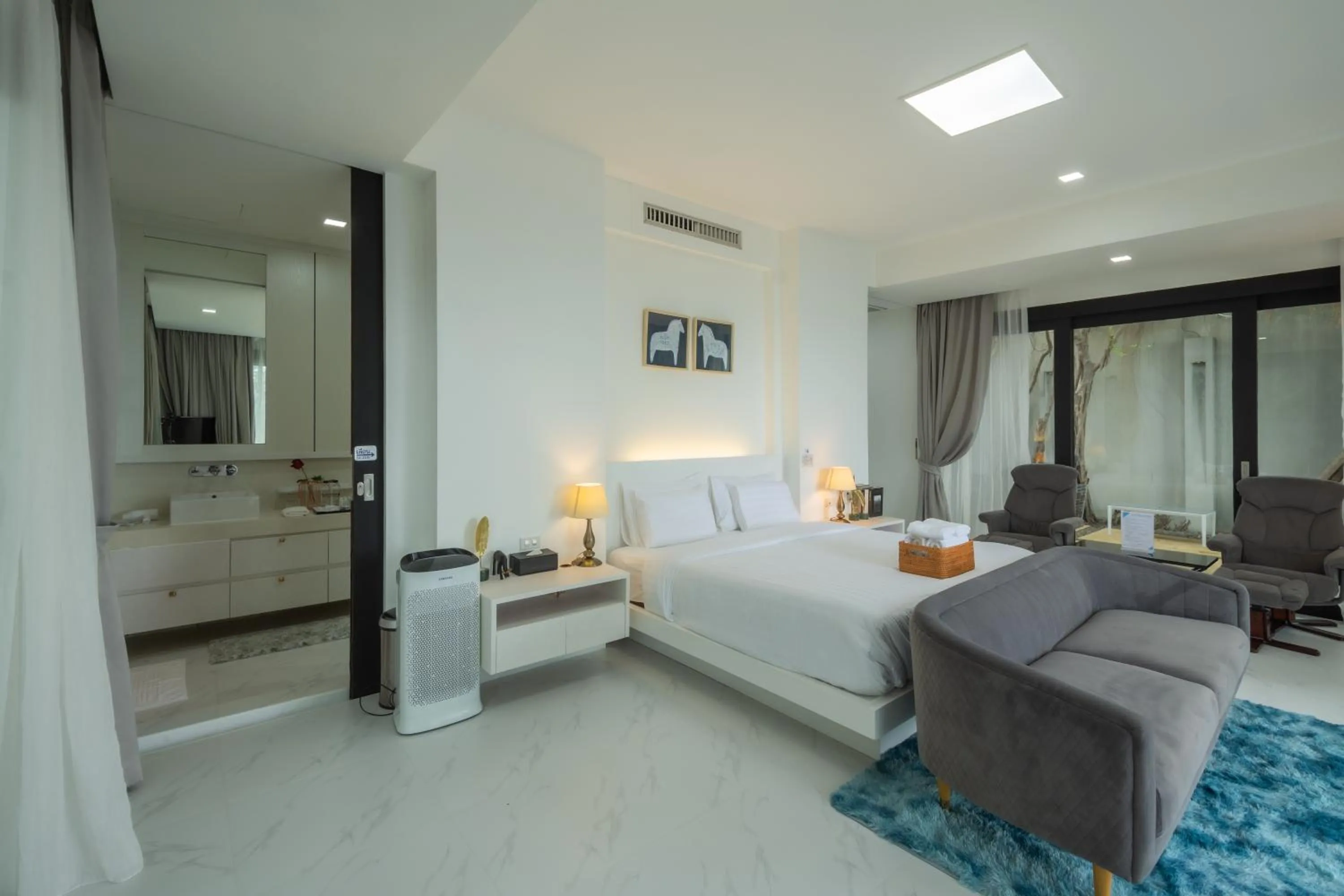 Photo of the whole room, Bed in Bluemango Pool Villa & Resort Koh Samui