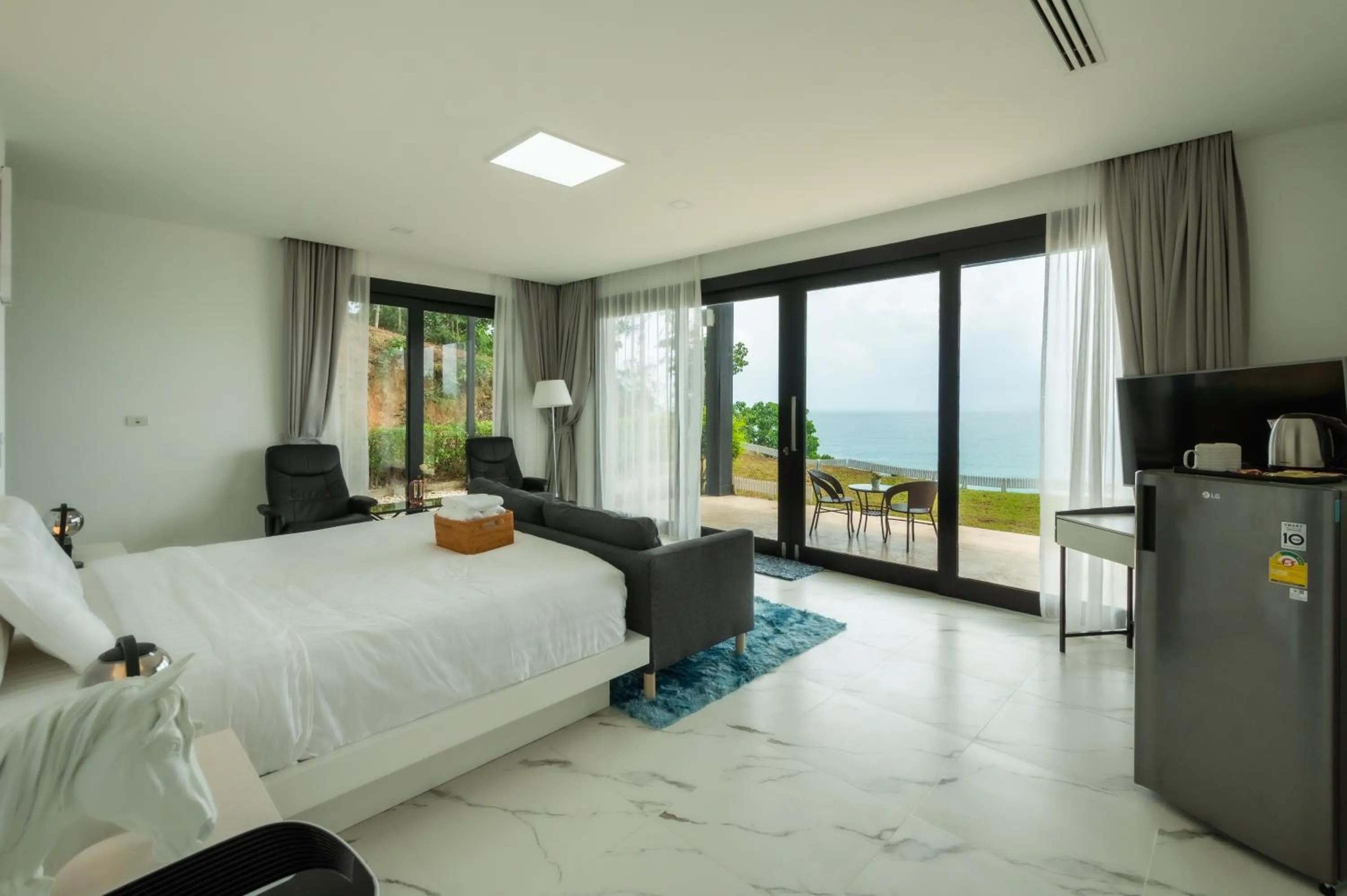View (from property/room), Bed in Bluemango Pool Villa & Resort Koh Samui