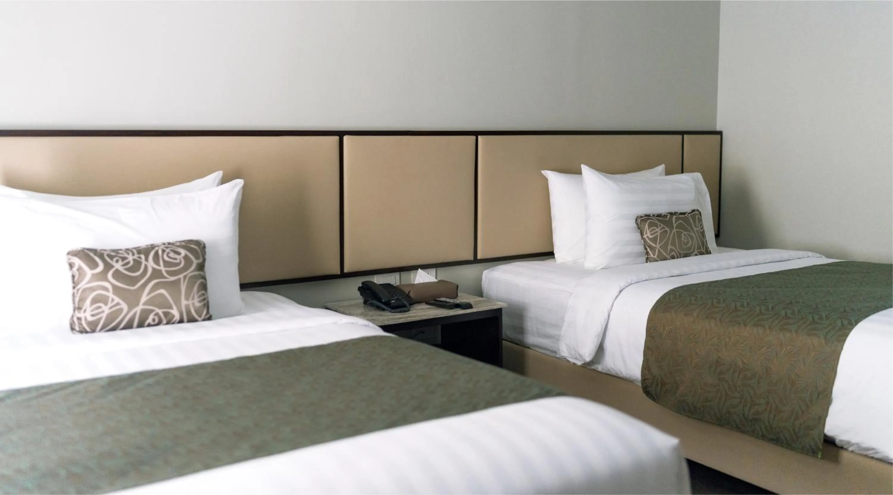 Bed in Canyon Hotels & Resorts Boracay