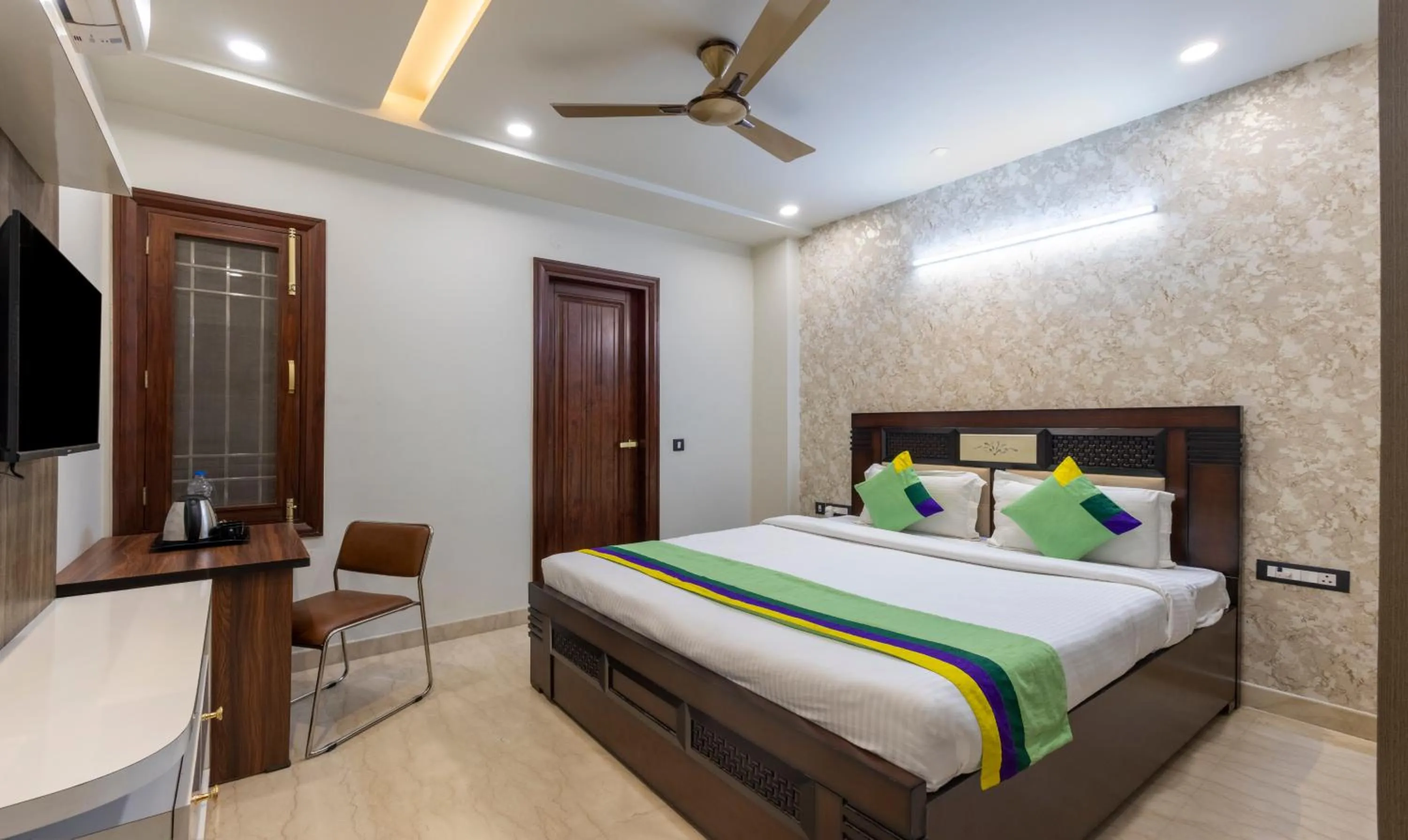 Bedroom, Bed in Treebo MVM Residency