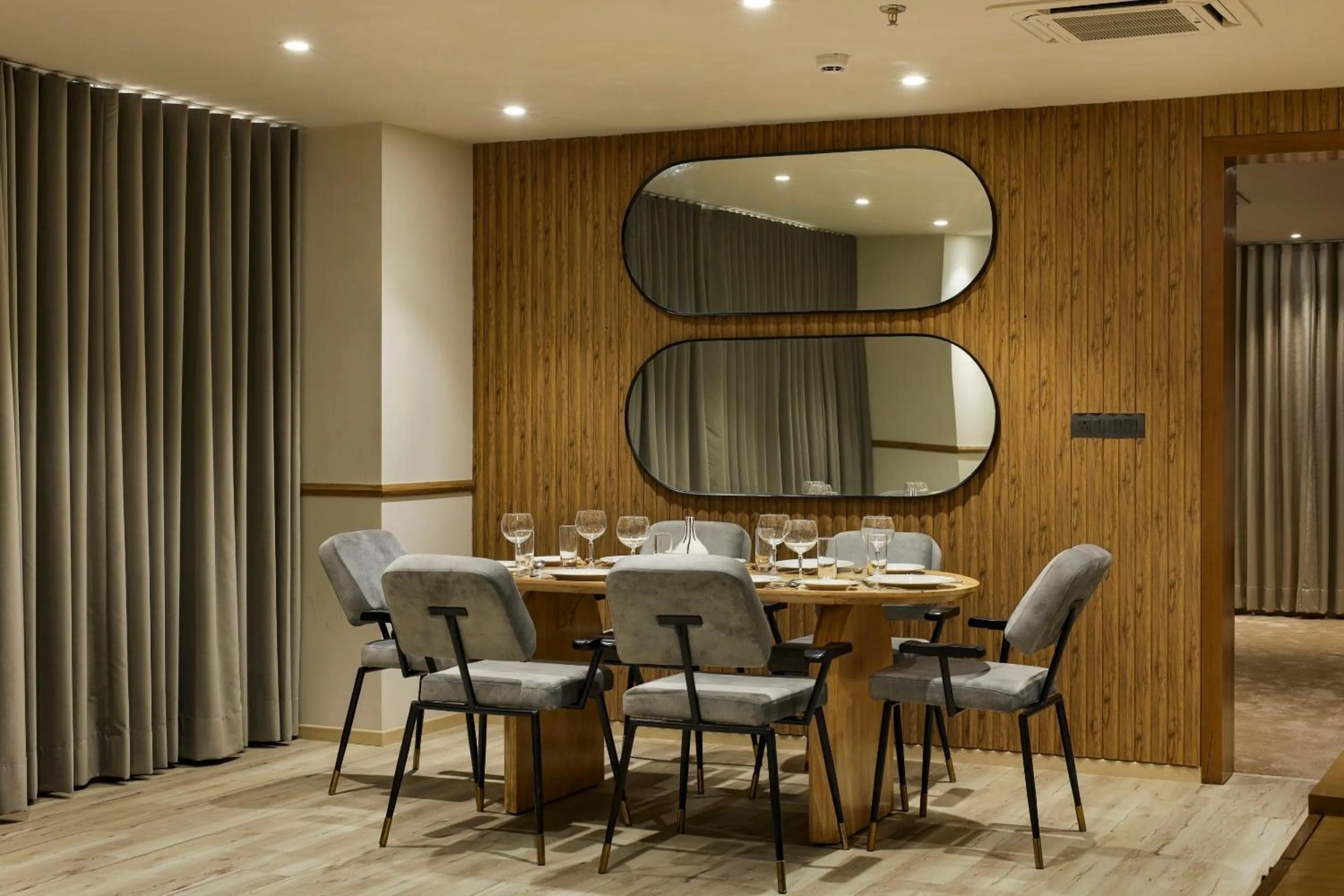 Sunday Hotel by CheckIn Vadodara