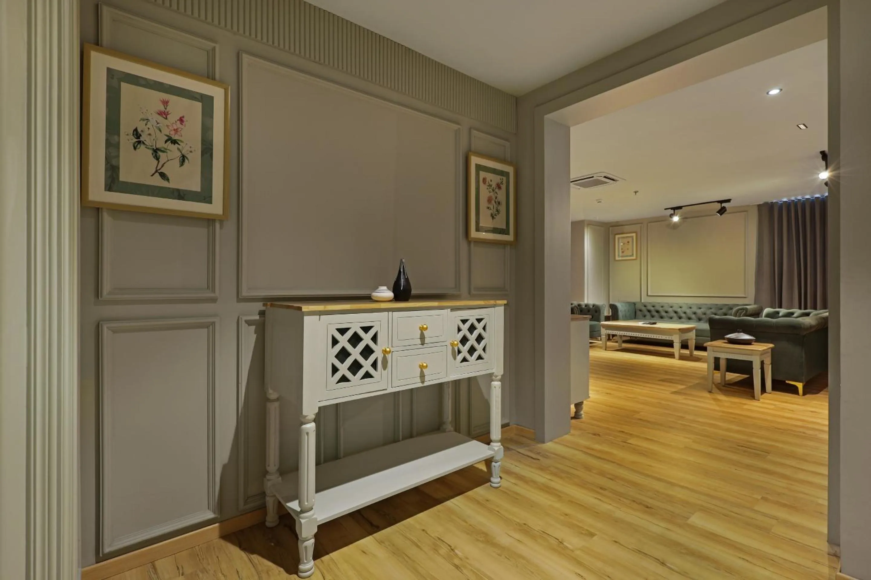 Sunday Hotel by CheckIn Vadodara