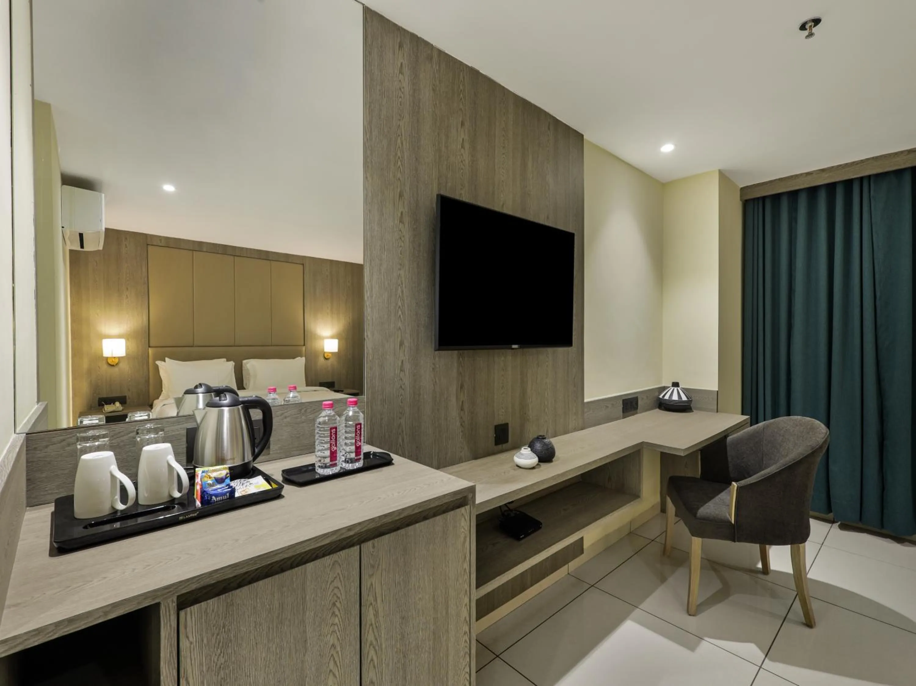 Coffee/tea facilities in Sunday Hotel by CheckIn Vadodara