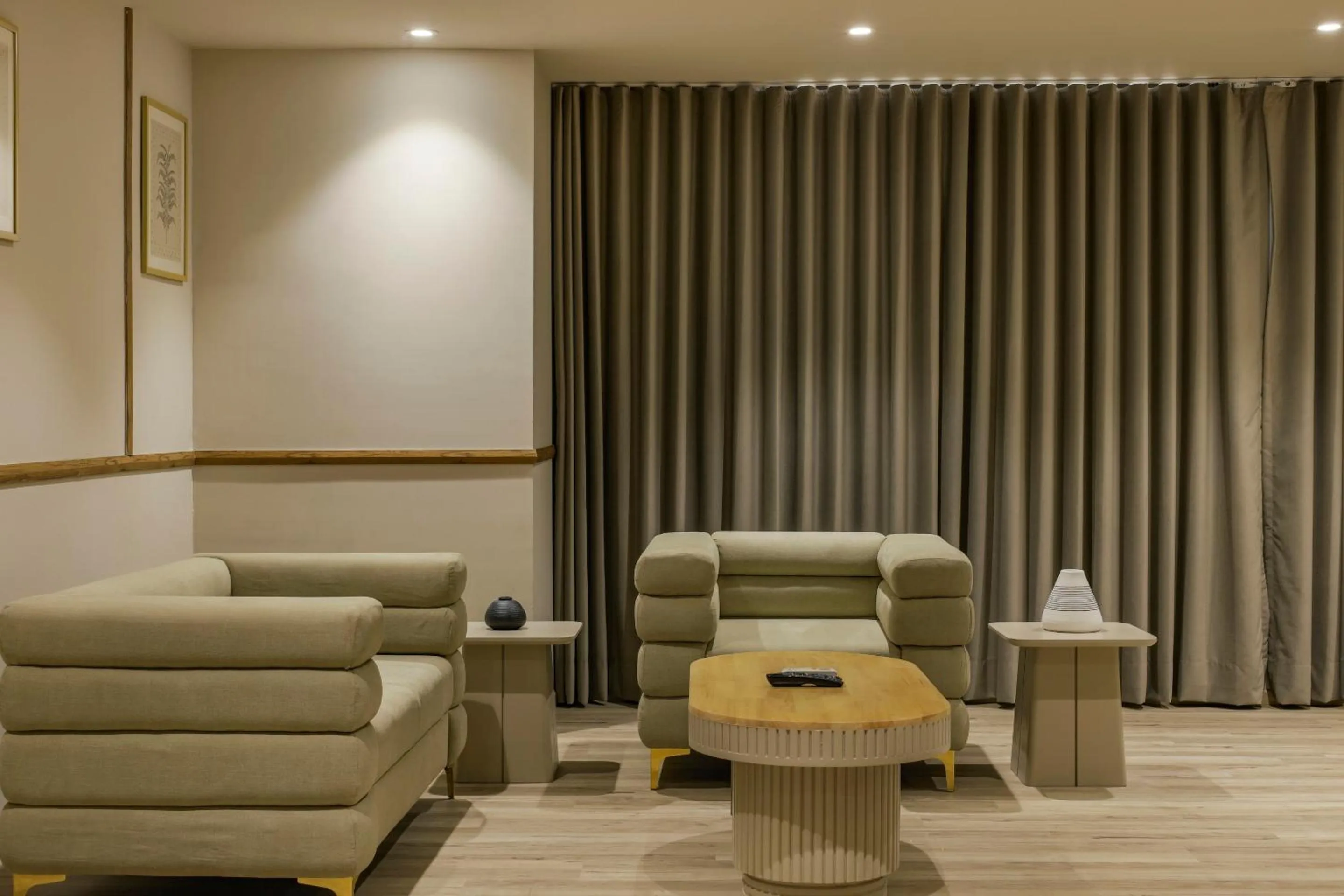 Sunday Hotel by CheckIn Vadodara