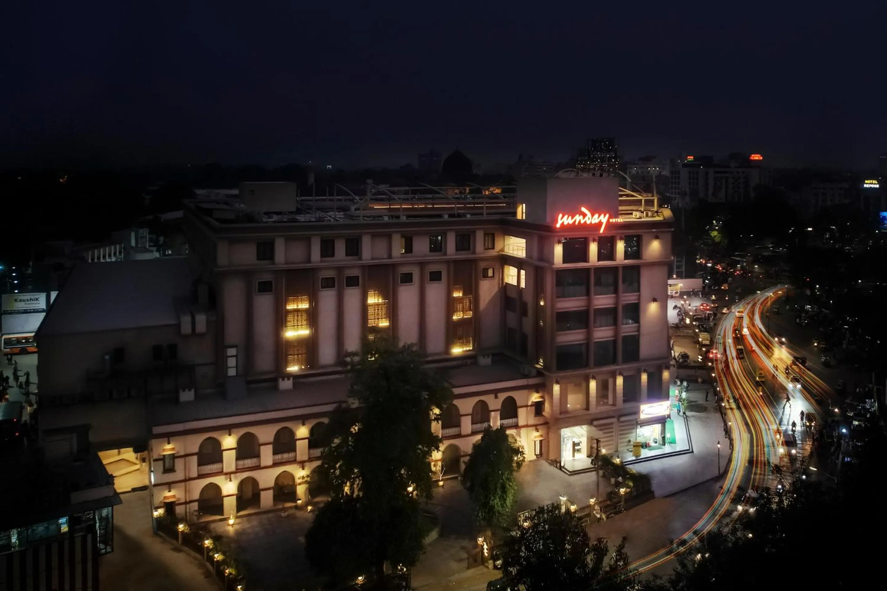 Sunday Hotel by CheckIn Vadodara