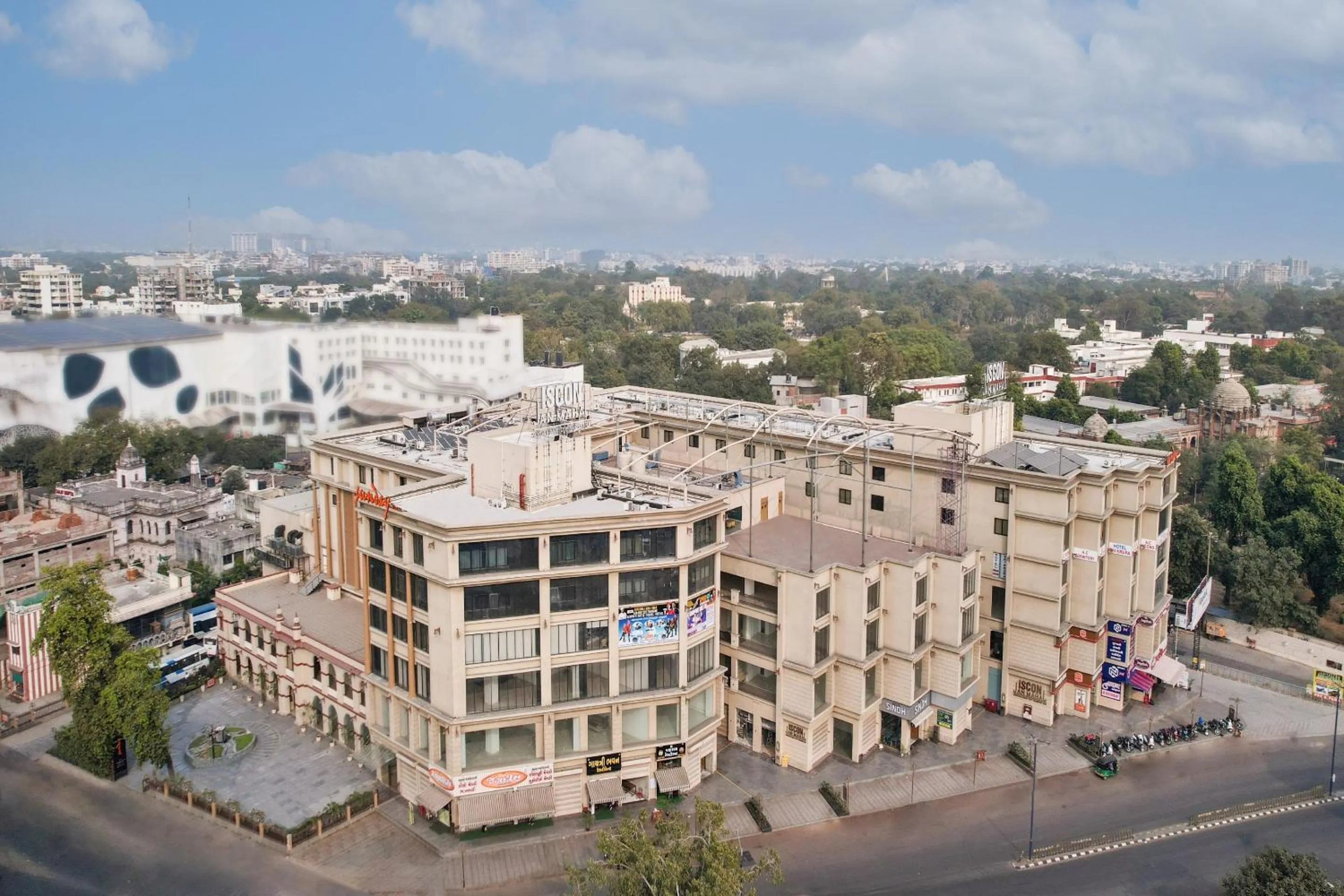 Street view in Sunday Hotel by CheckIn Vadodara